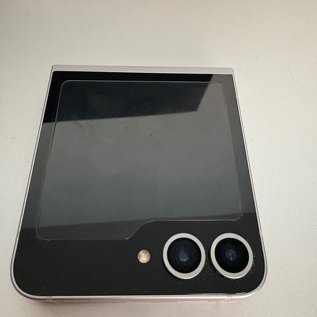 Samsung Galaxy Z Flip6 512GB Silver Shadow (Korean Ver.) 착용 스타일 - 1