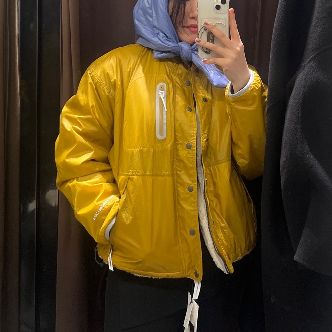(W) Zara x And Wander Reversible Jacket Mustard 착용 스타일