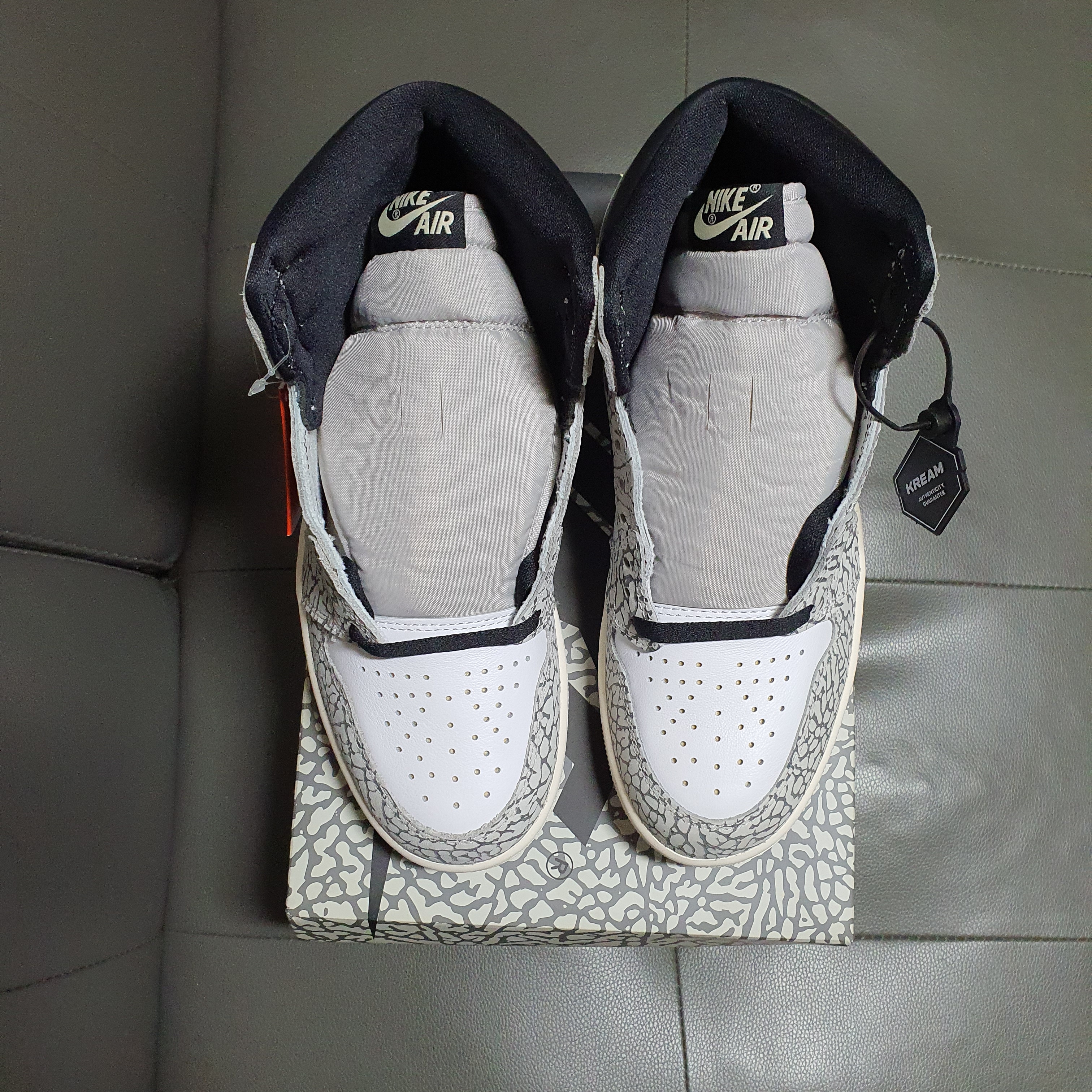 Jordan 1 Retro High OG White Cement 착용 스타일