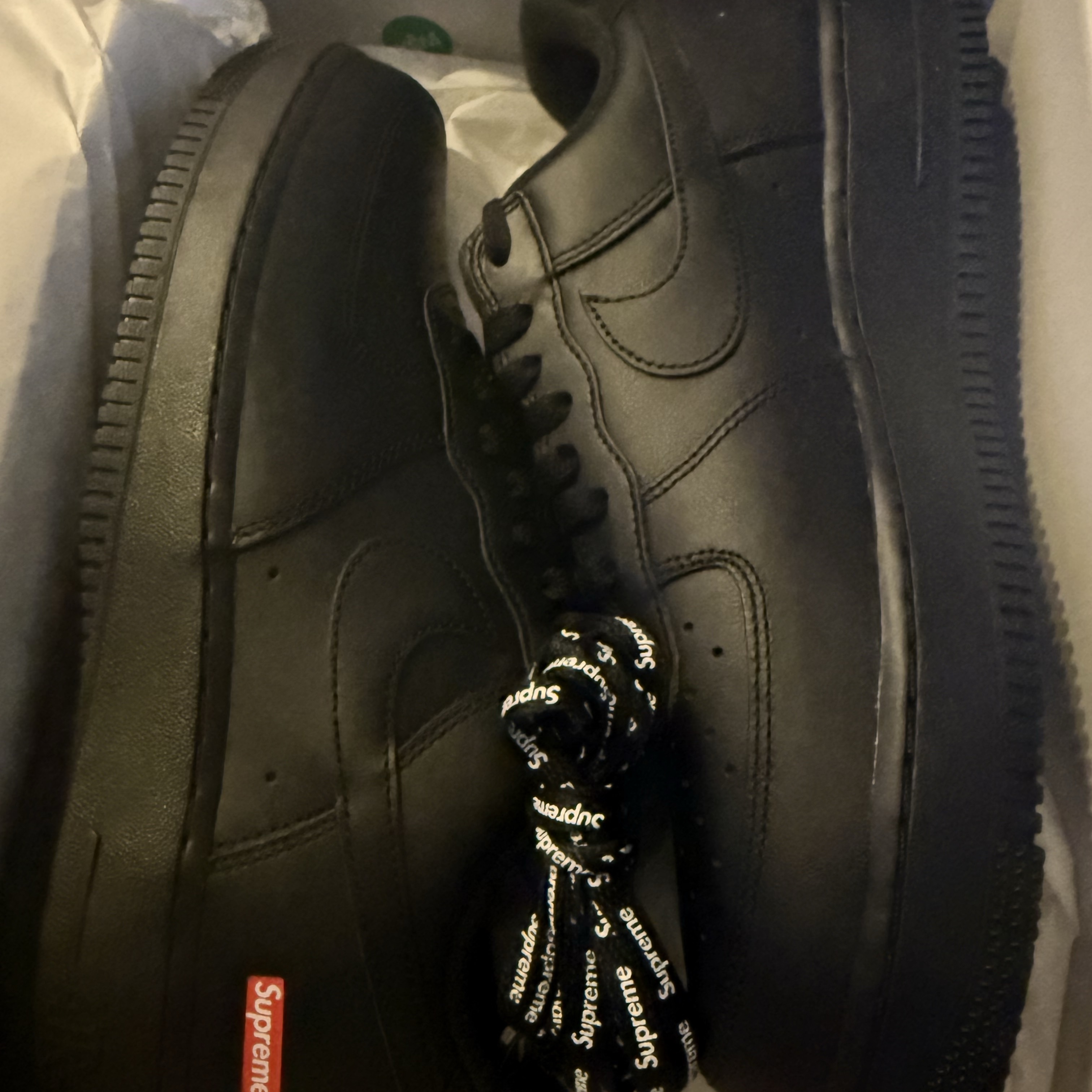 Nike x Supreme Air Force 1 Low Black 착용 스타일