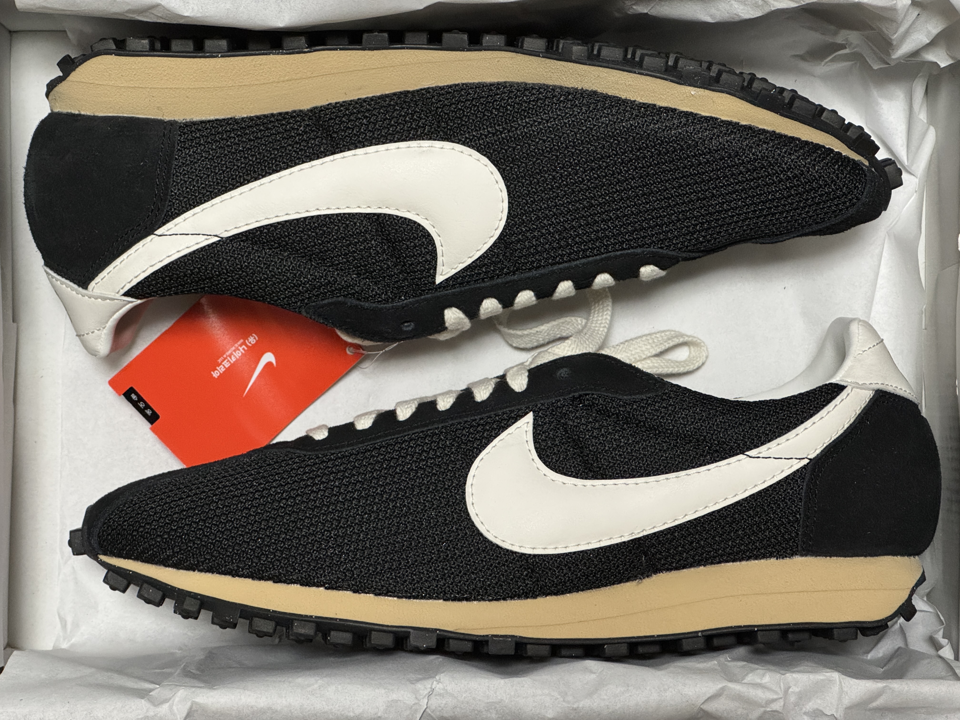 Nike LD-1000 SP Black and Sail 착용 스타일