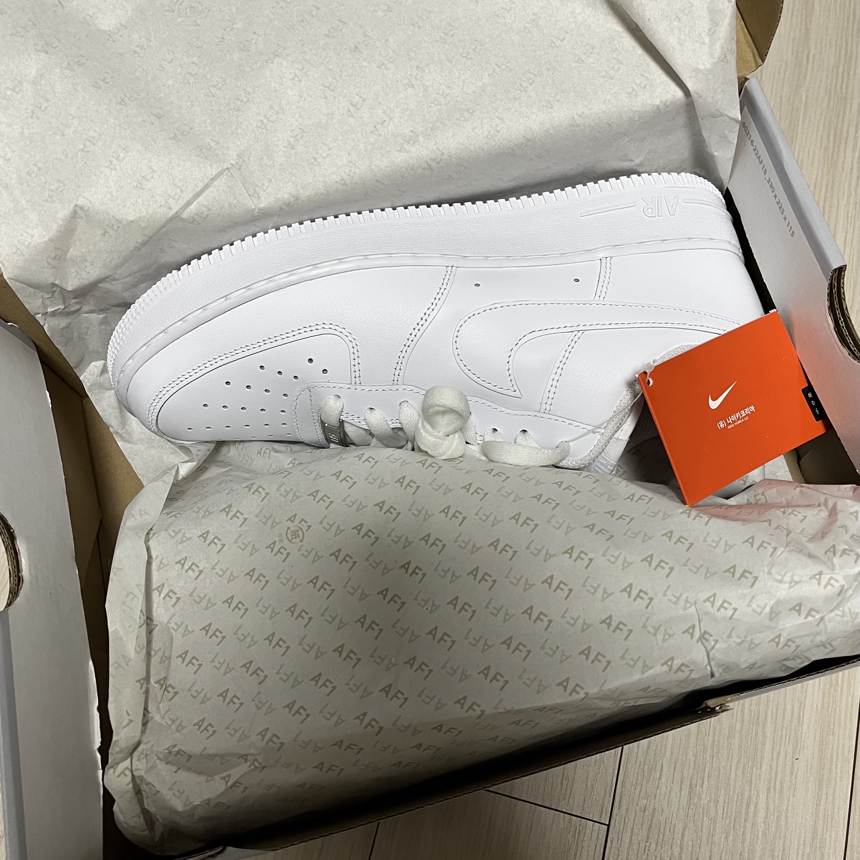 Nike Air Force 1 '07 Low White 착용 스타일 - 1