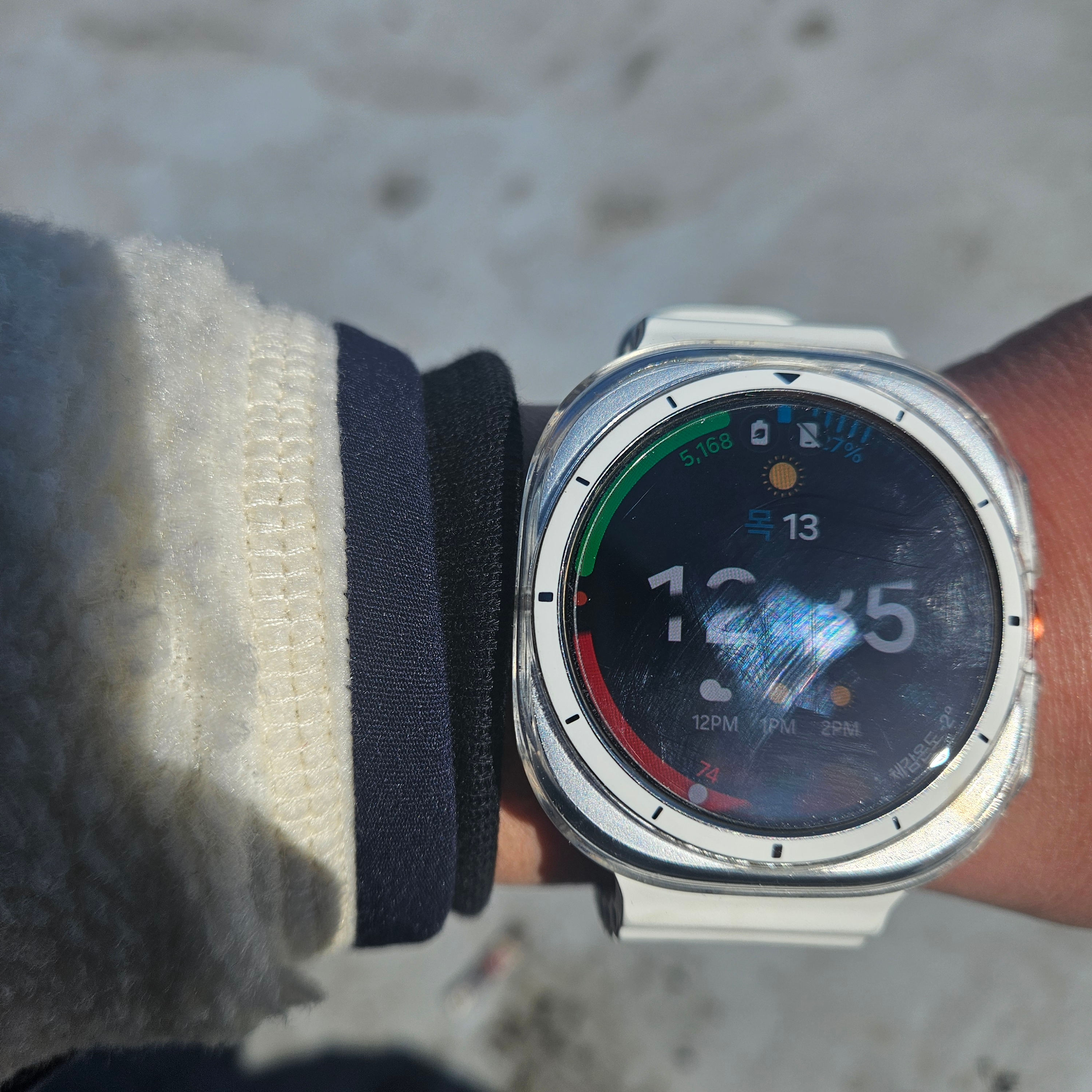 Samsung Galaxy Watch Ultra 47mm LTE Titanium White (Korean Ver.) 착용 스타일