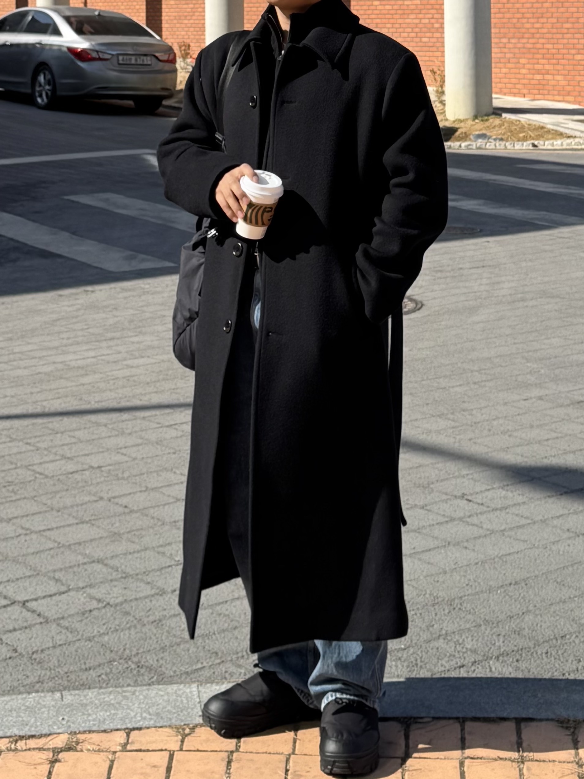 BOSE QC Ultra Black (Korean Ver.), Amomento Mens Single Breasted Long Coat Black - 24FW 착용 스타일 - 5