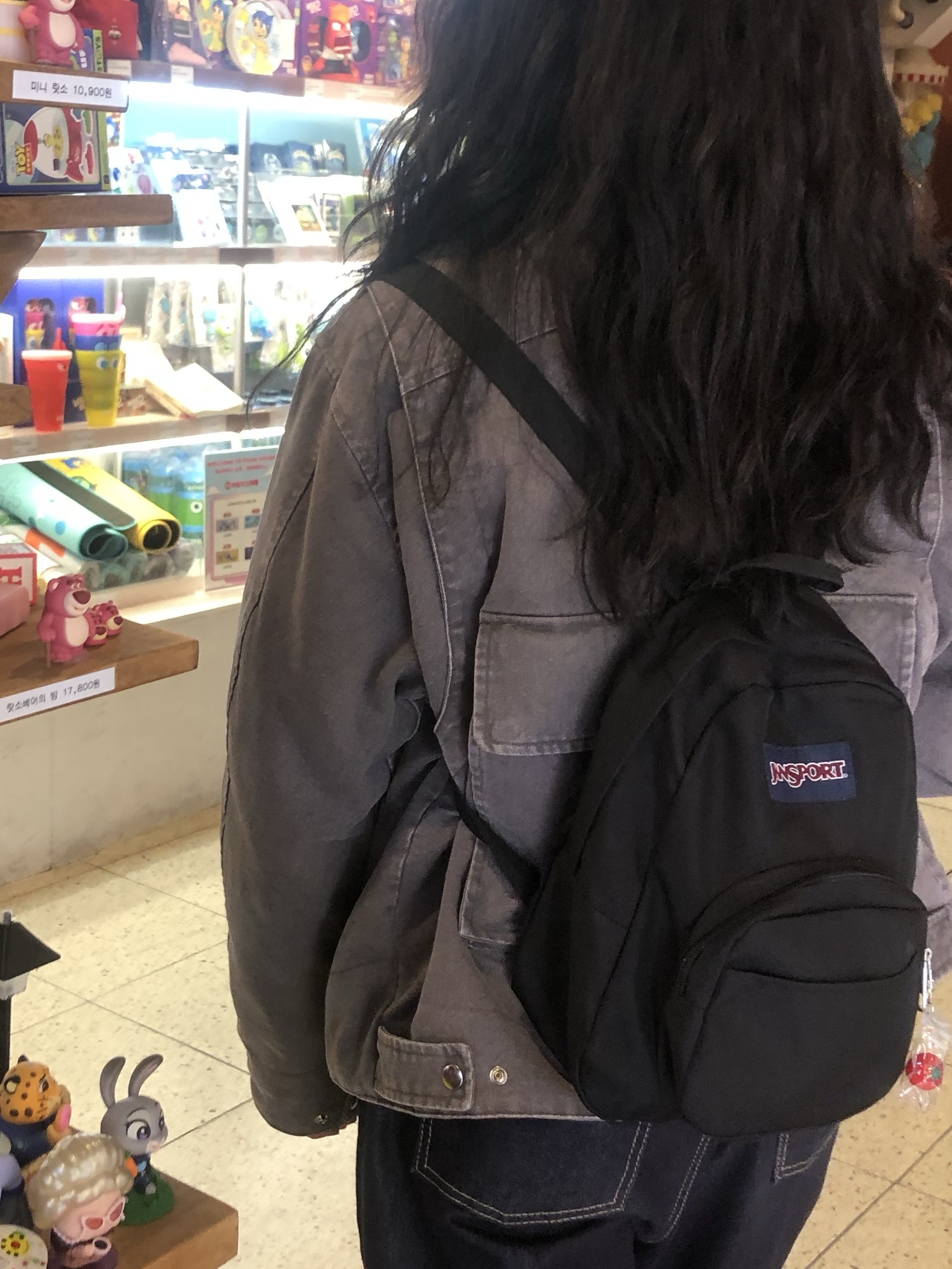 Jansport Half Pint Mini Backpack Black 착용 스타일 - 3