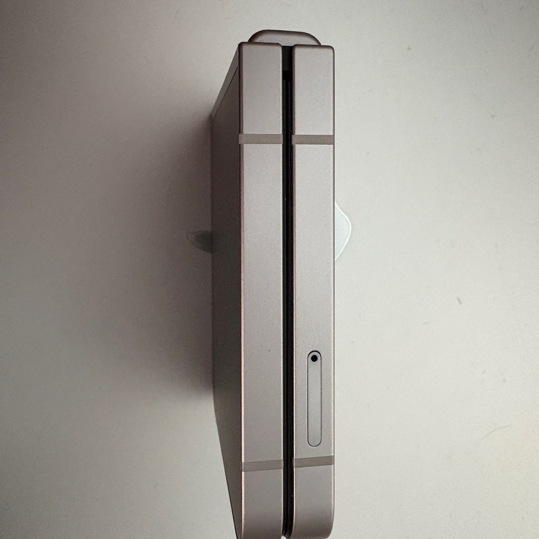 Samsung Galaxy Z Flip6 512GB Silver Shadow (Korean Ver.) 착용 스타일 - 3