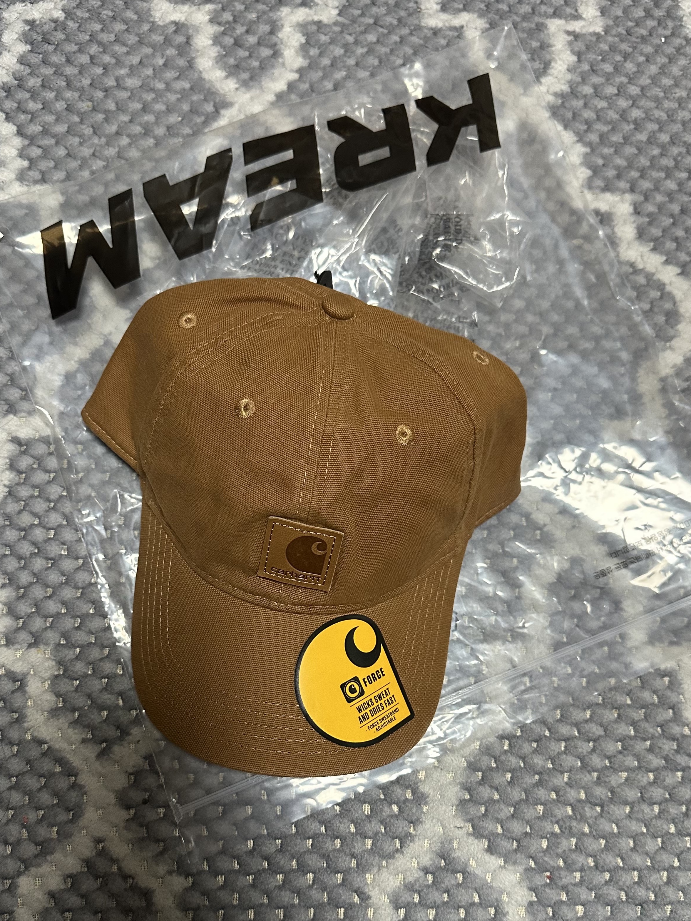Carhartt Canvas Cap Carhartt Brown 착용 스타일