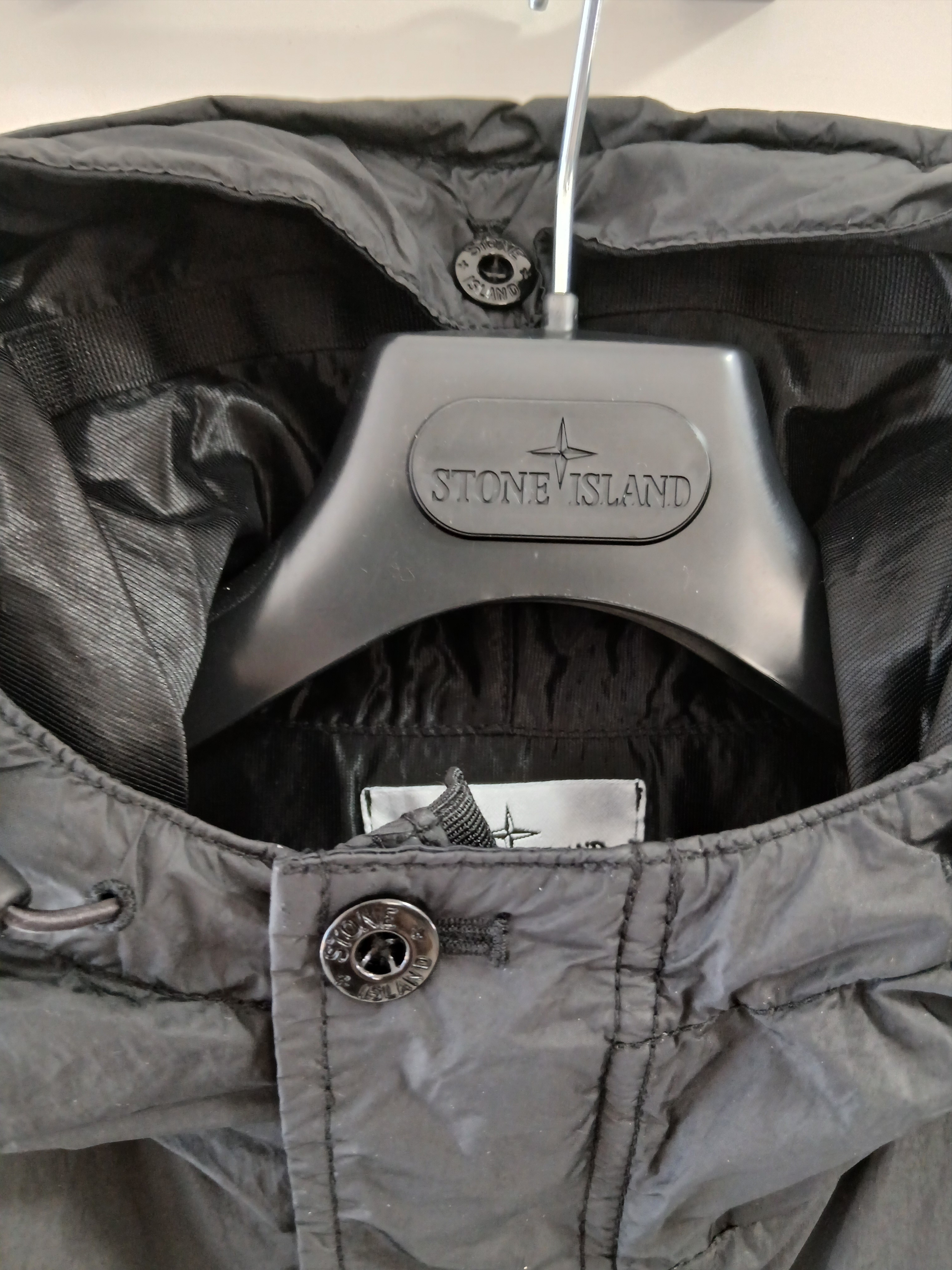 Stone Island S0A23 Crinkle Reps R-NY Wind Resistant Anti-Drop Hooded Jacket - 25SS 착용 스타일 - 2