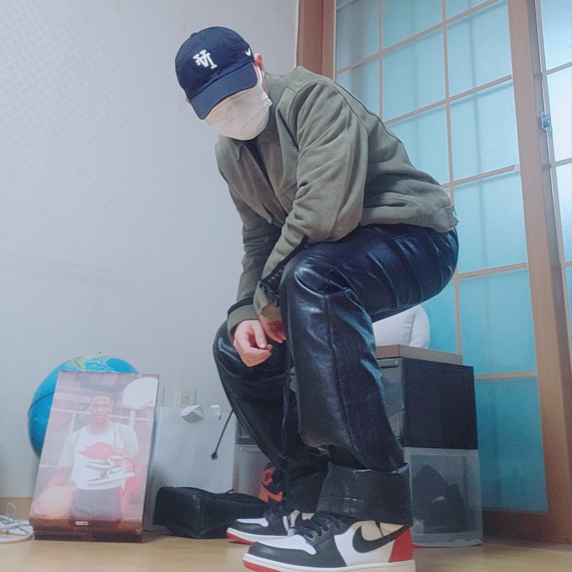 Jordan 1 Retro High OG Black Toe, Jordan 1 Retro High Shattered Backboard 3.0 착용 스타일 - 3