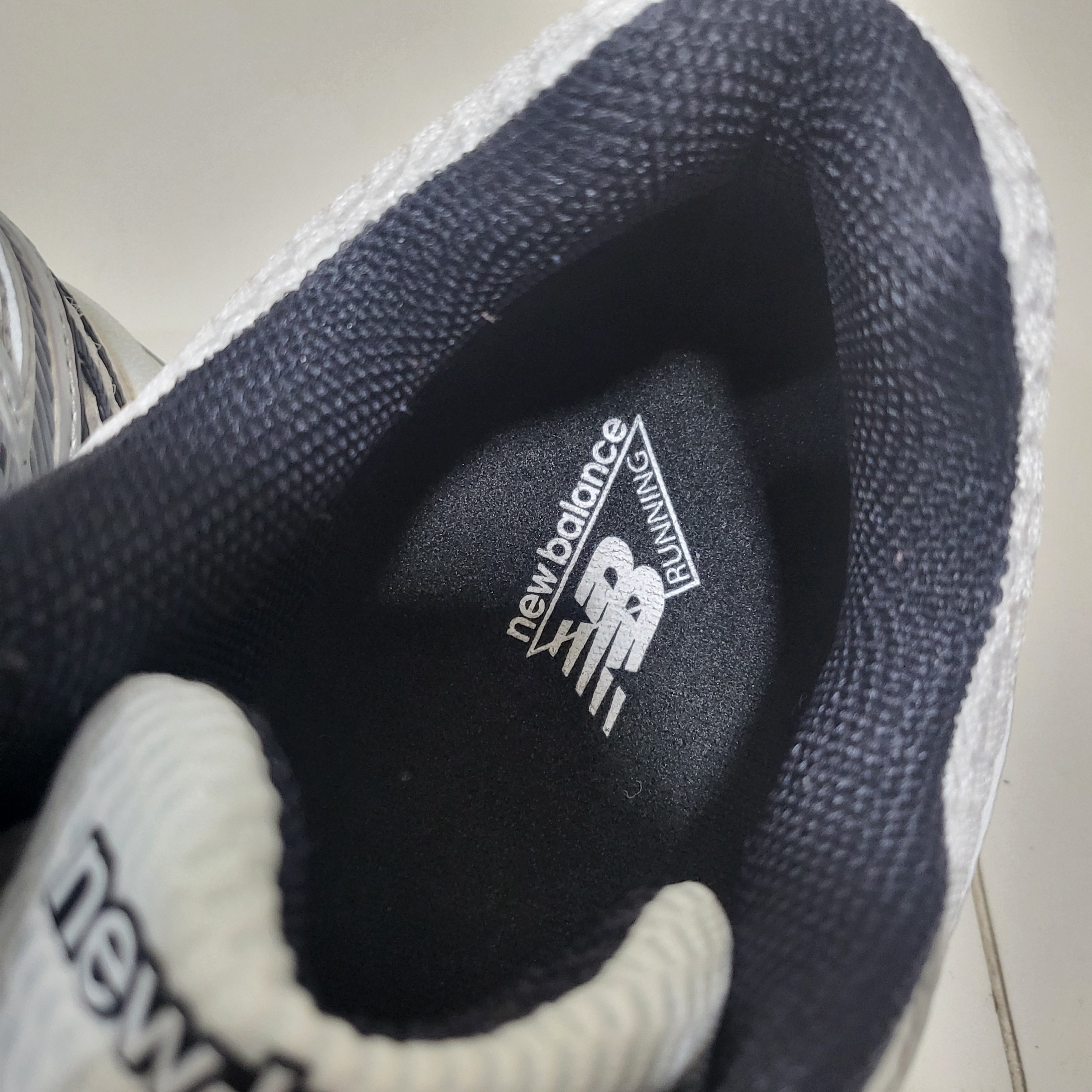 New Balance 860v2 Optic White 착용 스타일 - 3