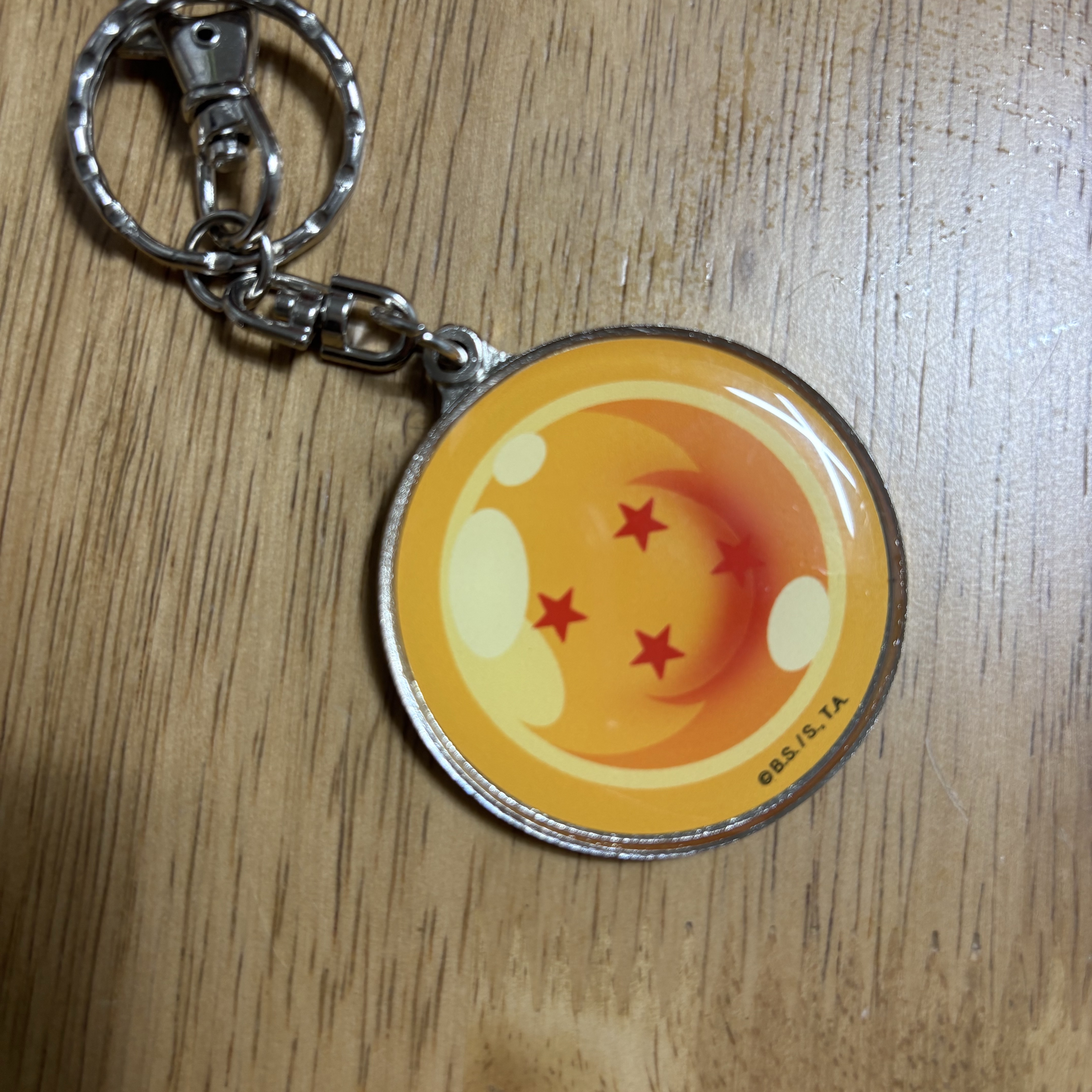 DB Graphic Metal Keyring Ball 착용 스타일