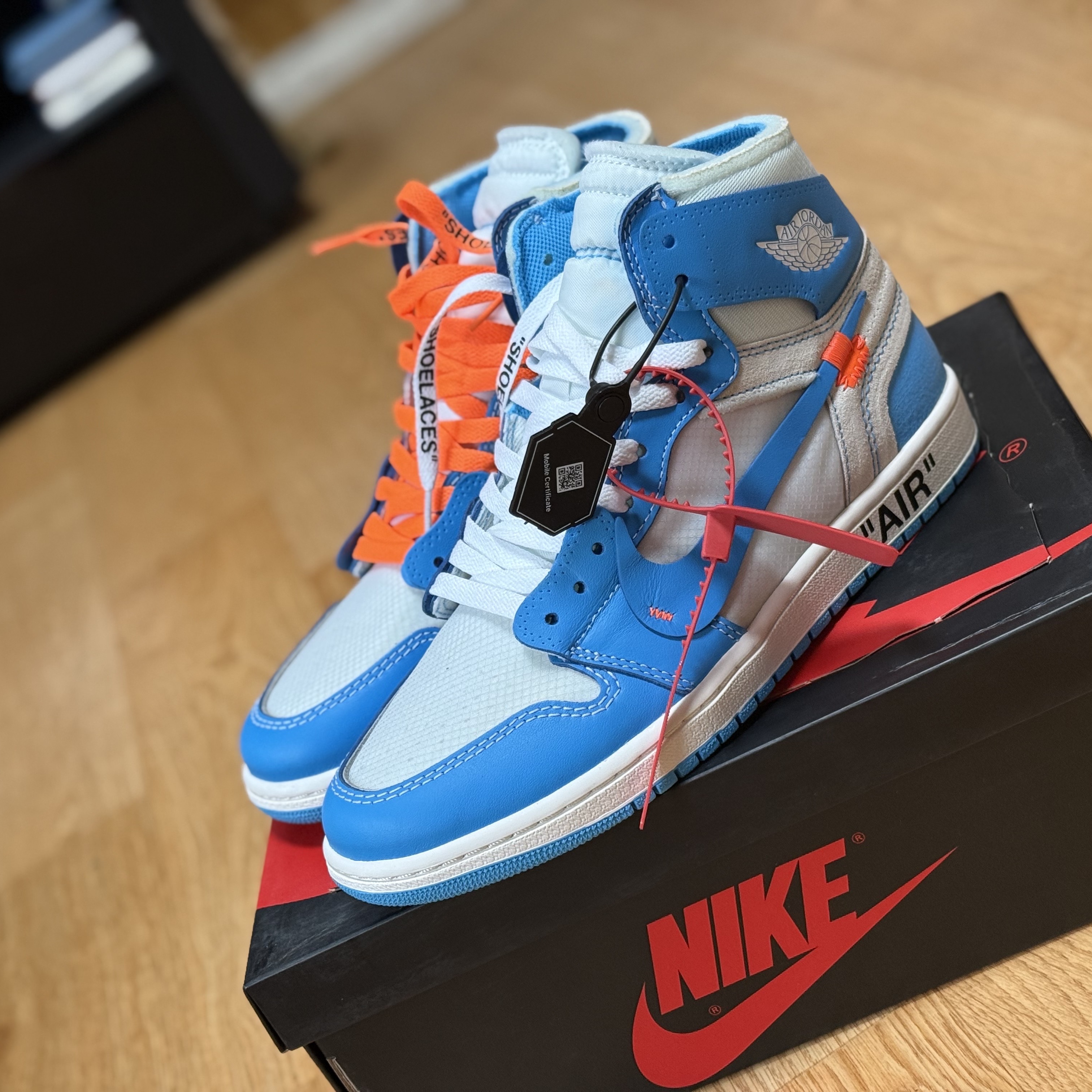 Jordan 1 x Off-White Retro High University Blue 착용 스타일 - 1