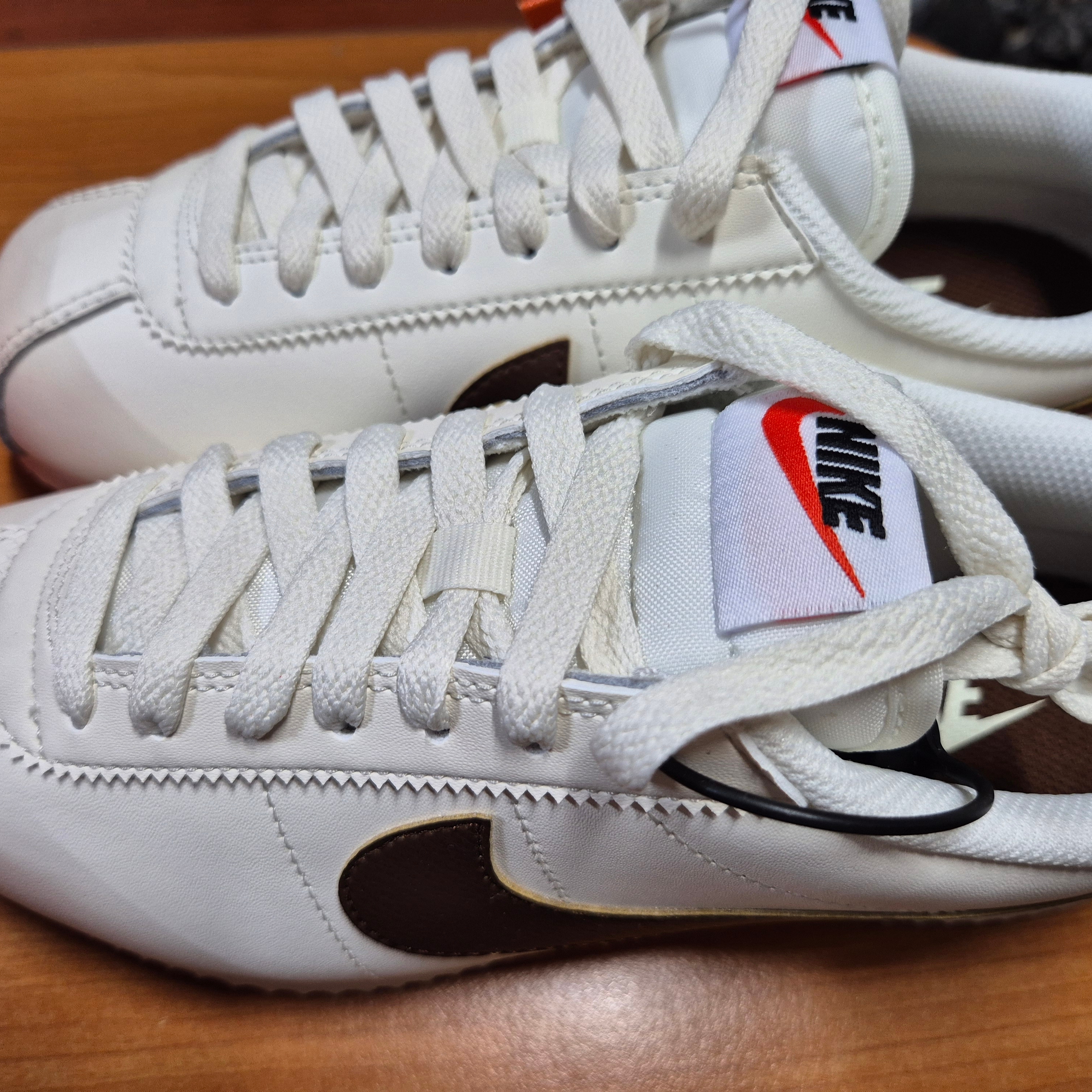 (W) Nike Cortez Sail Cacao Wow 착용 스타일