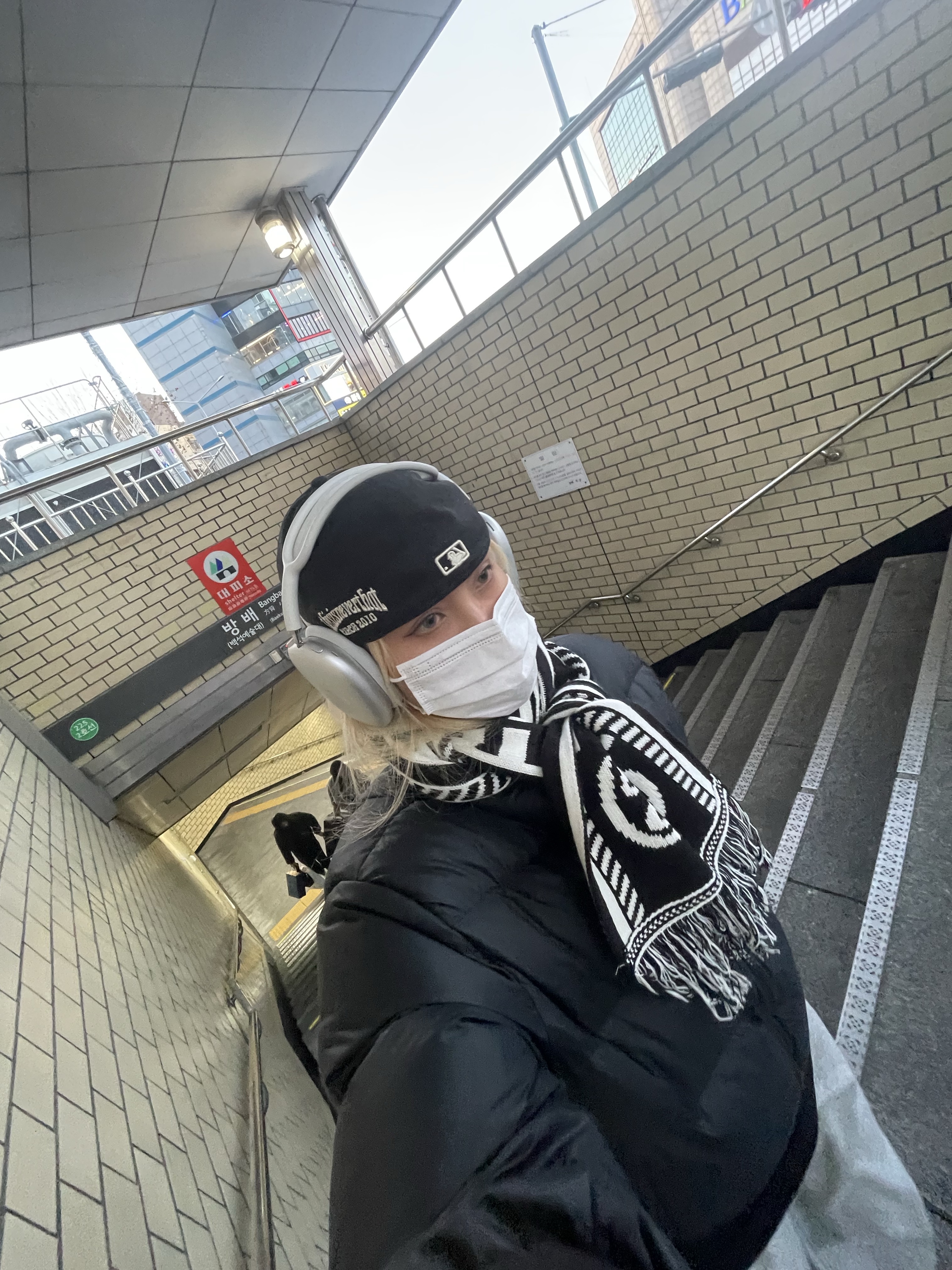 Thisisneverthat x New Era x MLB New York Yankees 59Fifty Retro Crown Cap Black 착용 스타일 - 1
