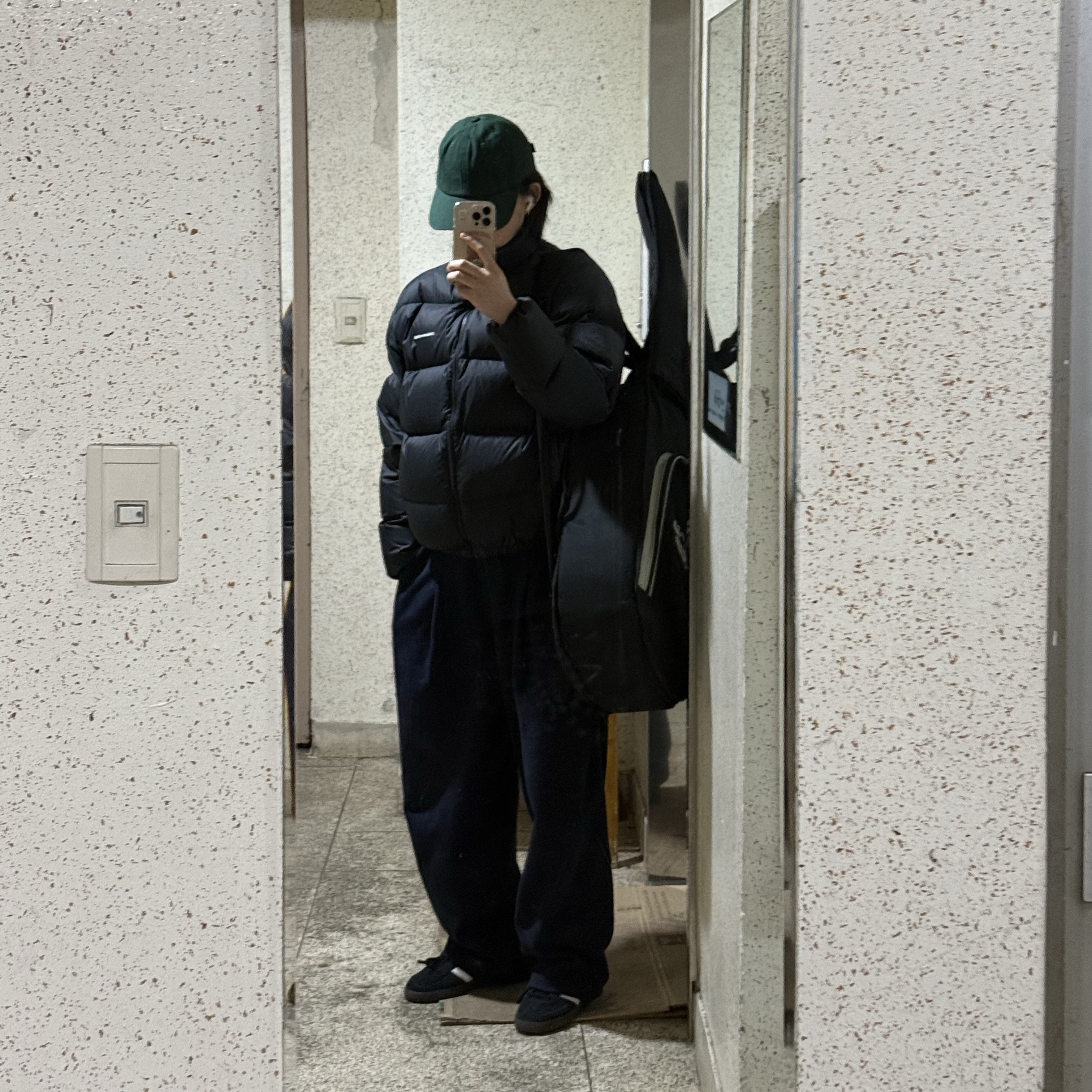 Adidas Spezial Handball Core Black, Thisisneverthat Pertex T Down Jacket Black 착용 스타일