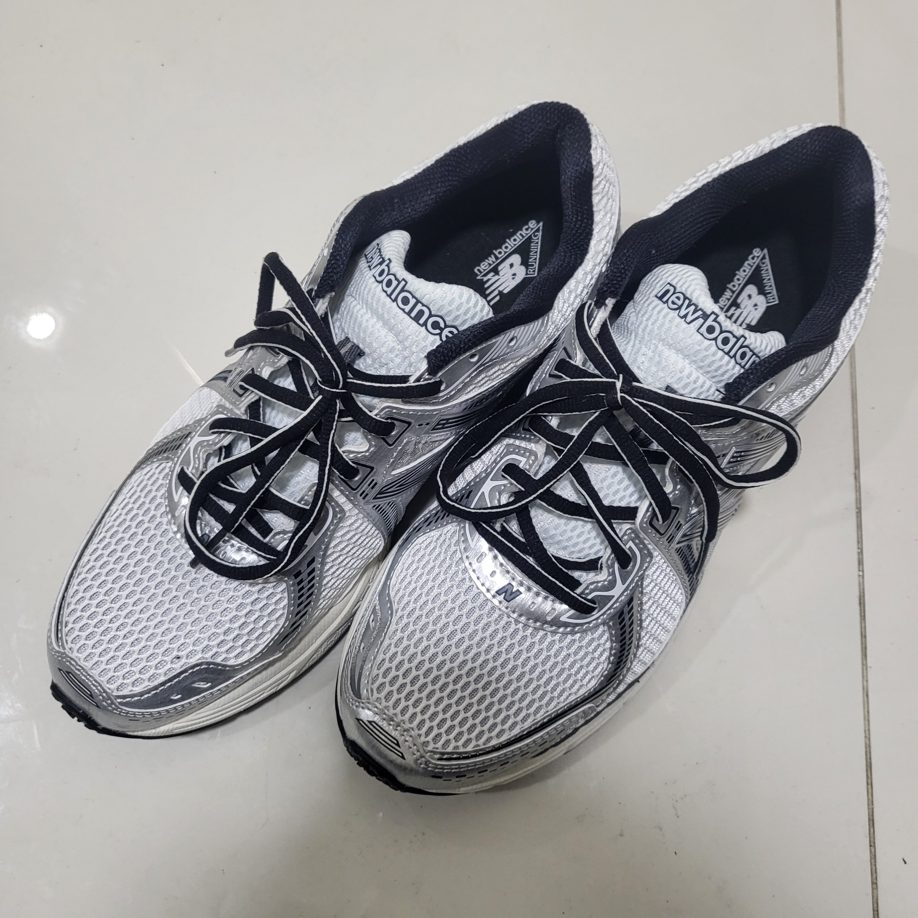 New Balance 860v2 Optic White 착용 스타일 - 2