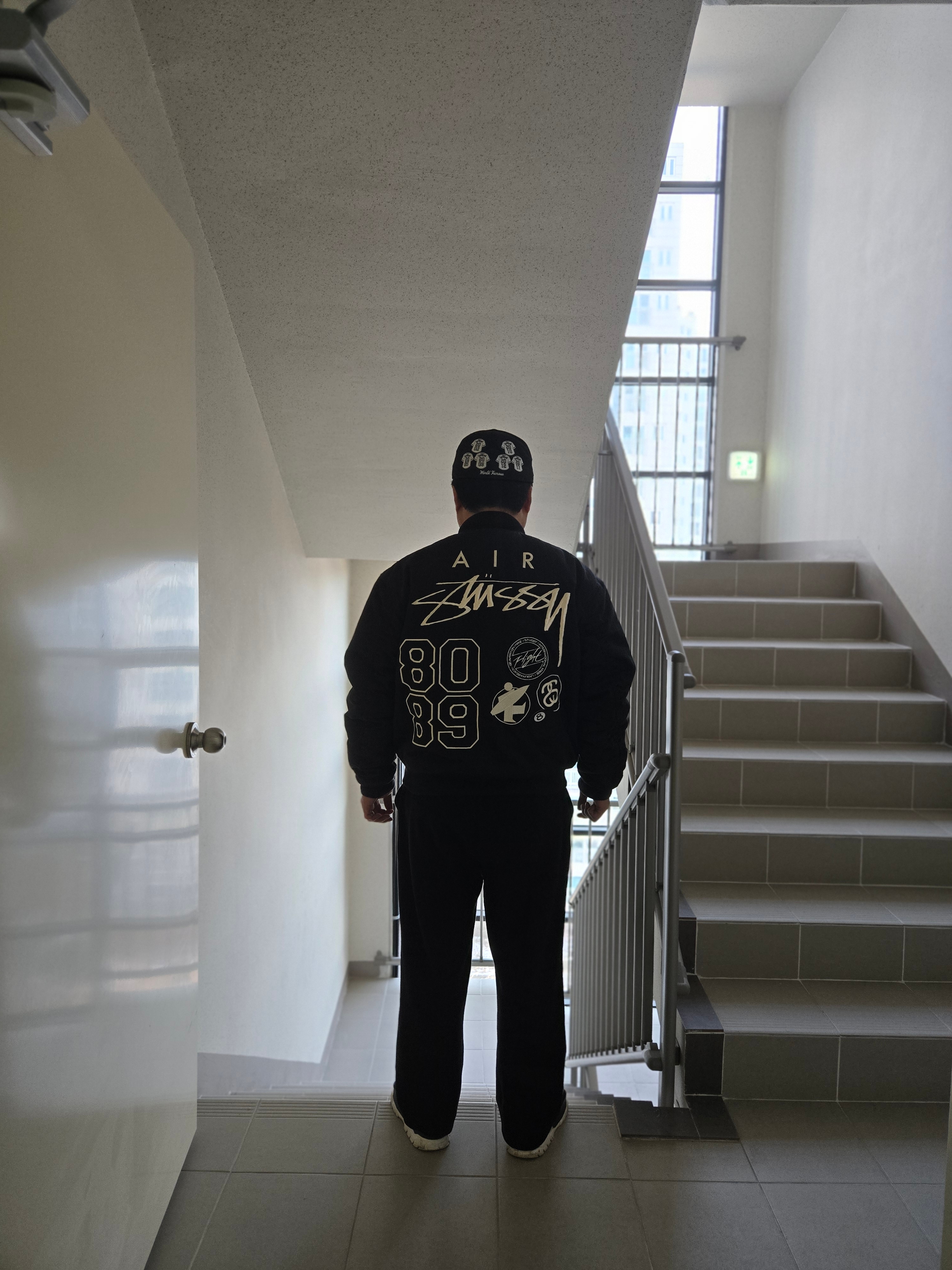 Nike Air Force 1 '07 Sail Medium Soft Pink, Supreme x New Era Jerseys Box Logo Black - 24FW 착용 스타일