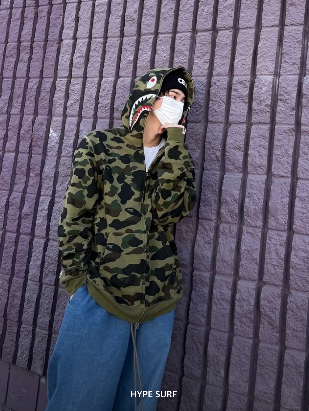 BAPE Color Camo College T-Shirt Black Red, BAPE Baby Milo Plush Backpack Brown 착용 스타일 - 6