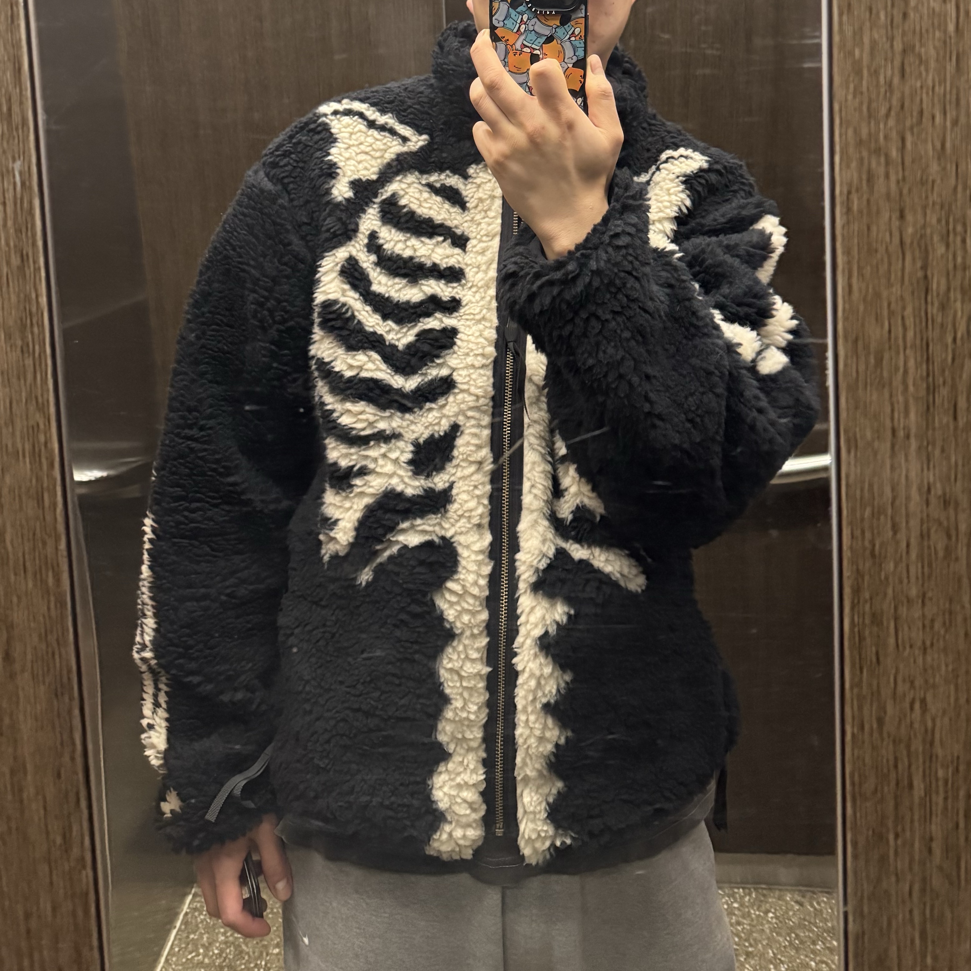 Kapital Bone Pattern Boa Fleece Reversible Blouson Black 착용 스타일