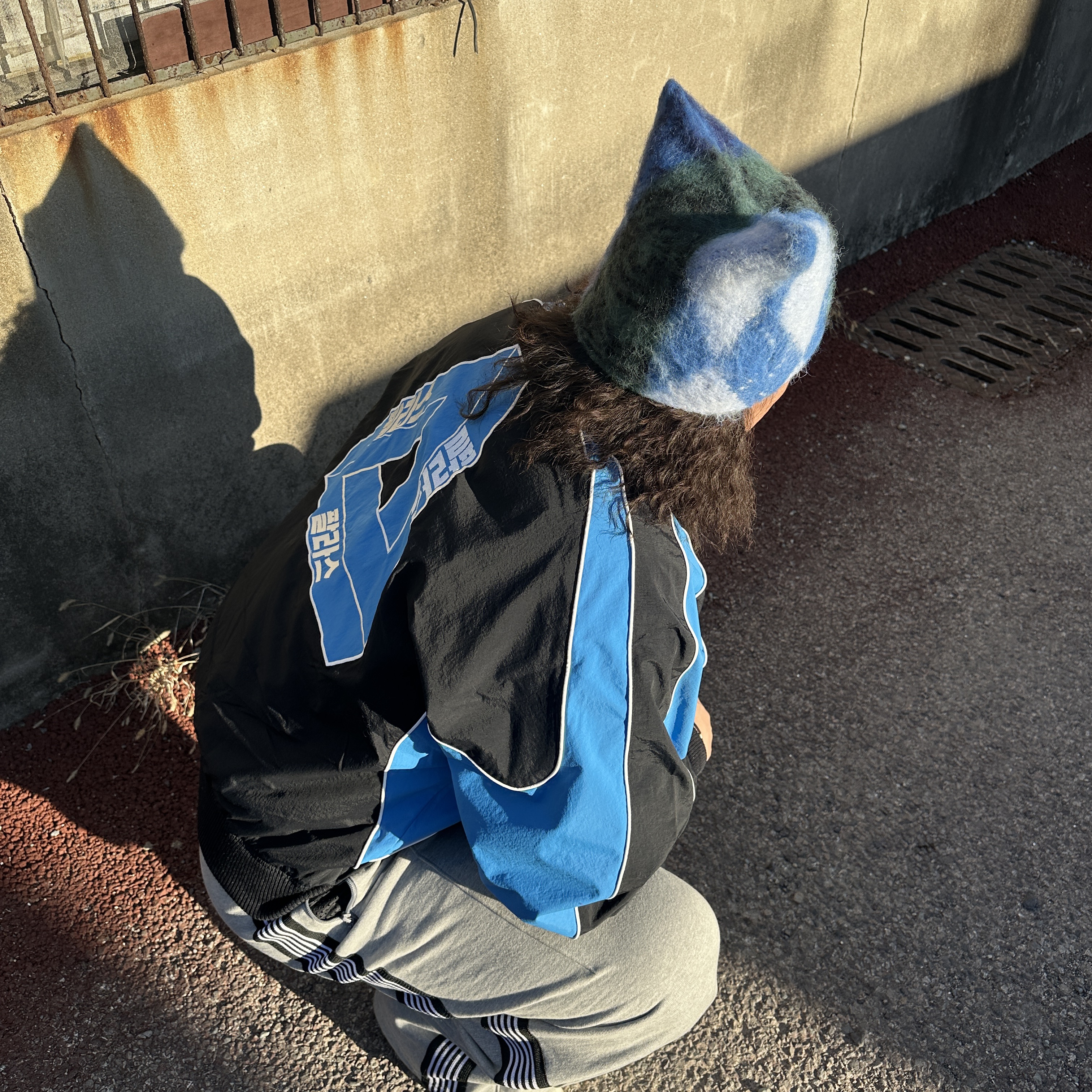 Palace Seoul 2 Seoul Track Jacket Black Blue - 25SS, Palace x Needles Hairy Square Beanie Multi Fabric - 24FW 착용 스타일 - 4