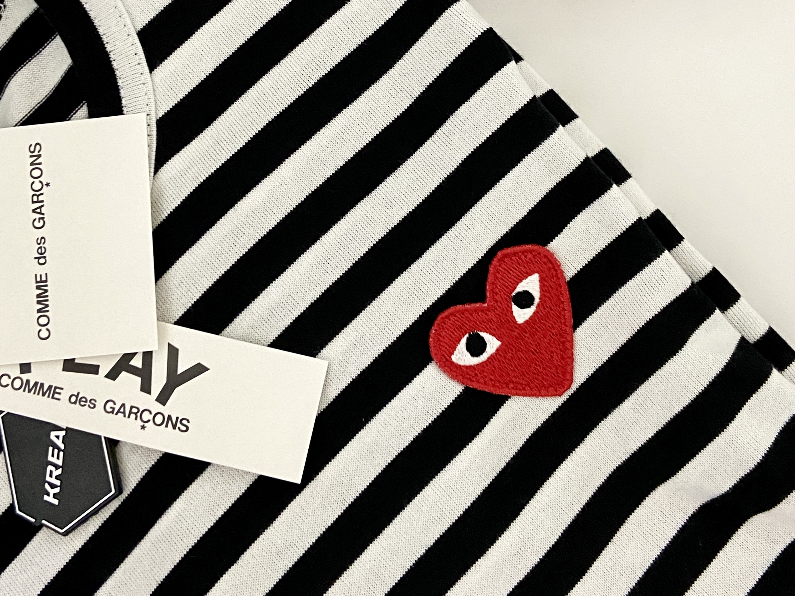 Play Comme des Garcons Striped LS T-Shirt Black White 착용 스타일