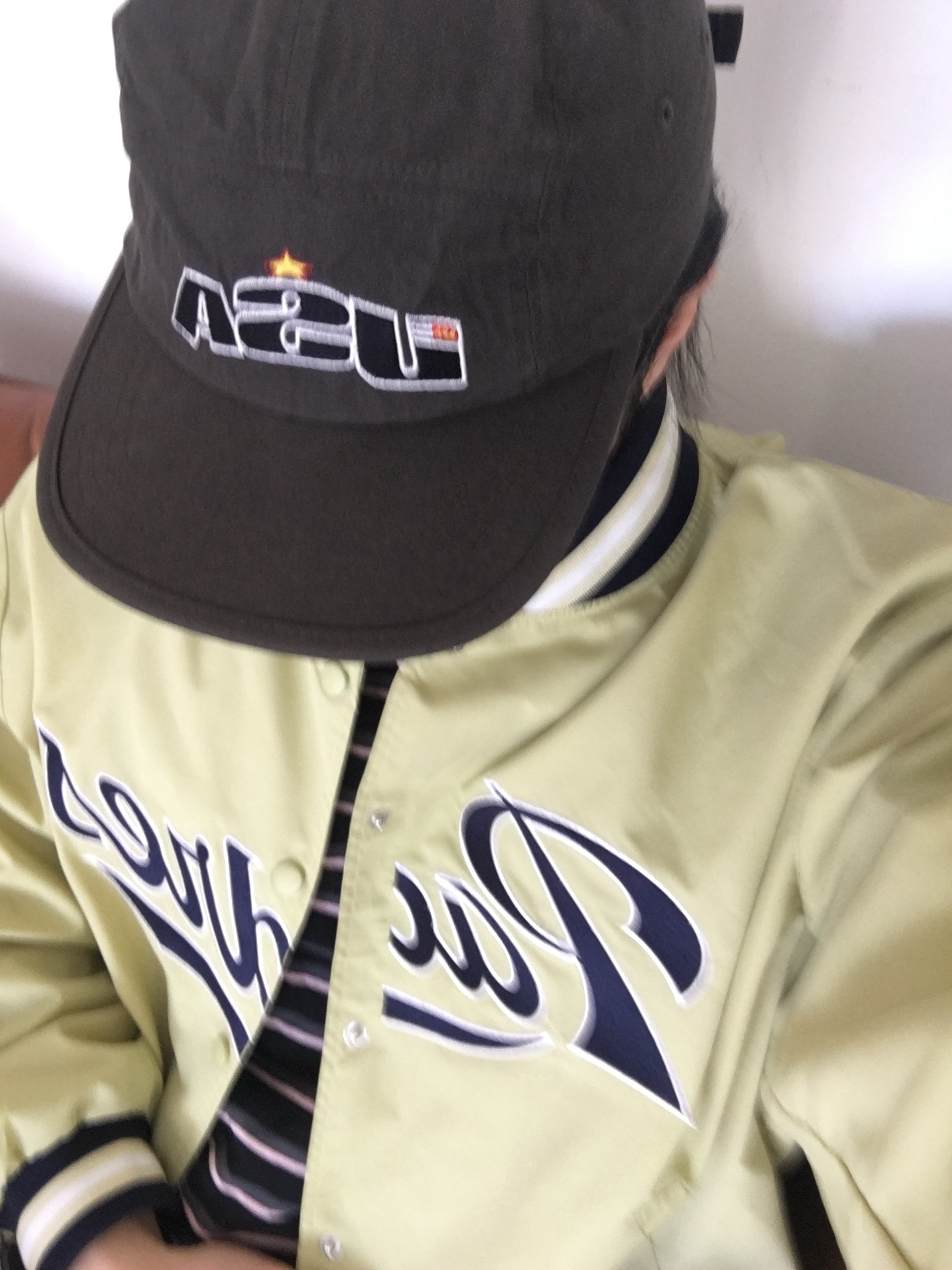 나이키 코르테즈 레더 SE 메탈릭 쿨 그레이 블랙 착용 스타일 - 4