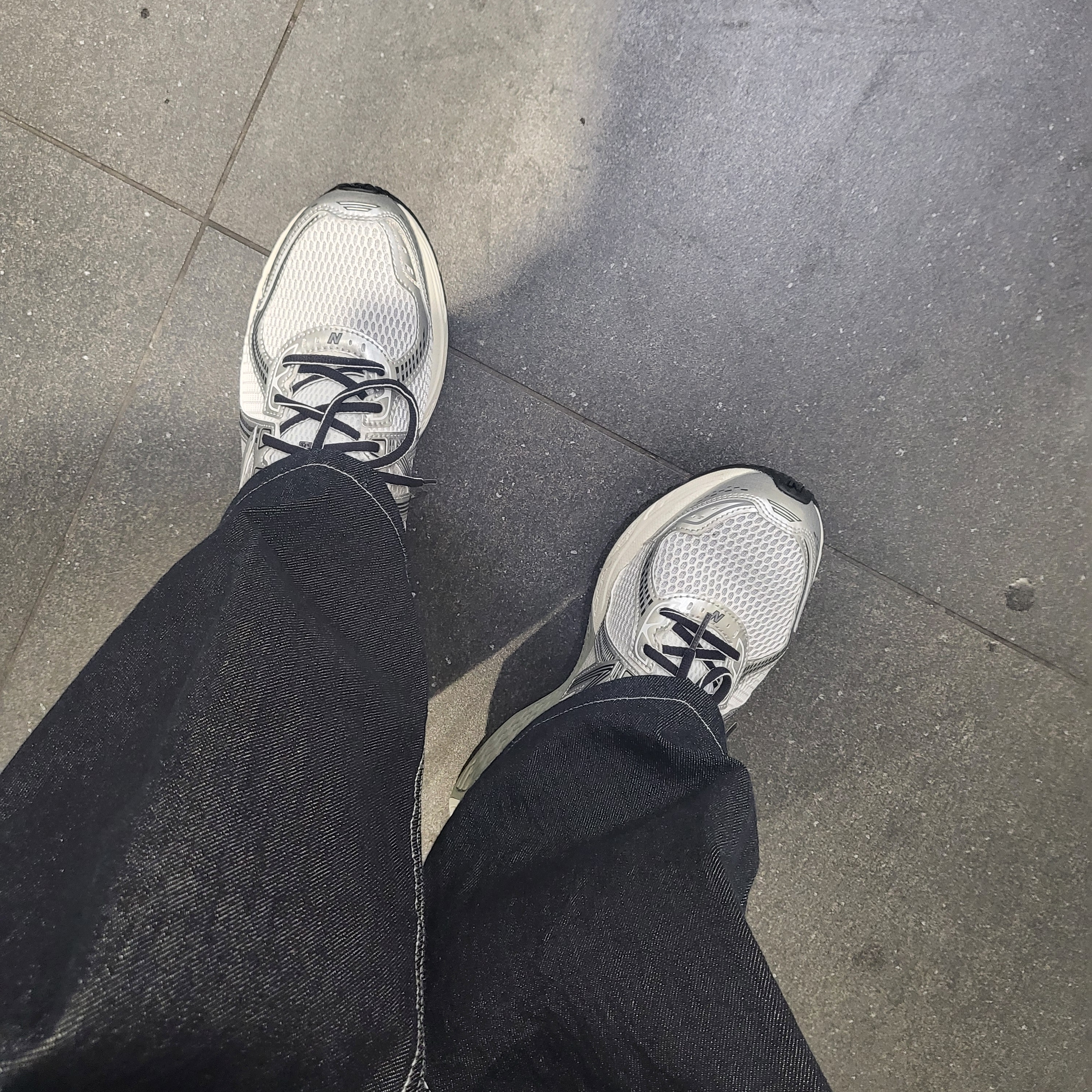 New Balance 860v2 Optic White 착용 스타일 - 5
