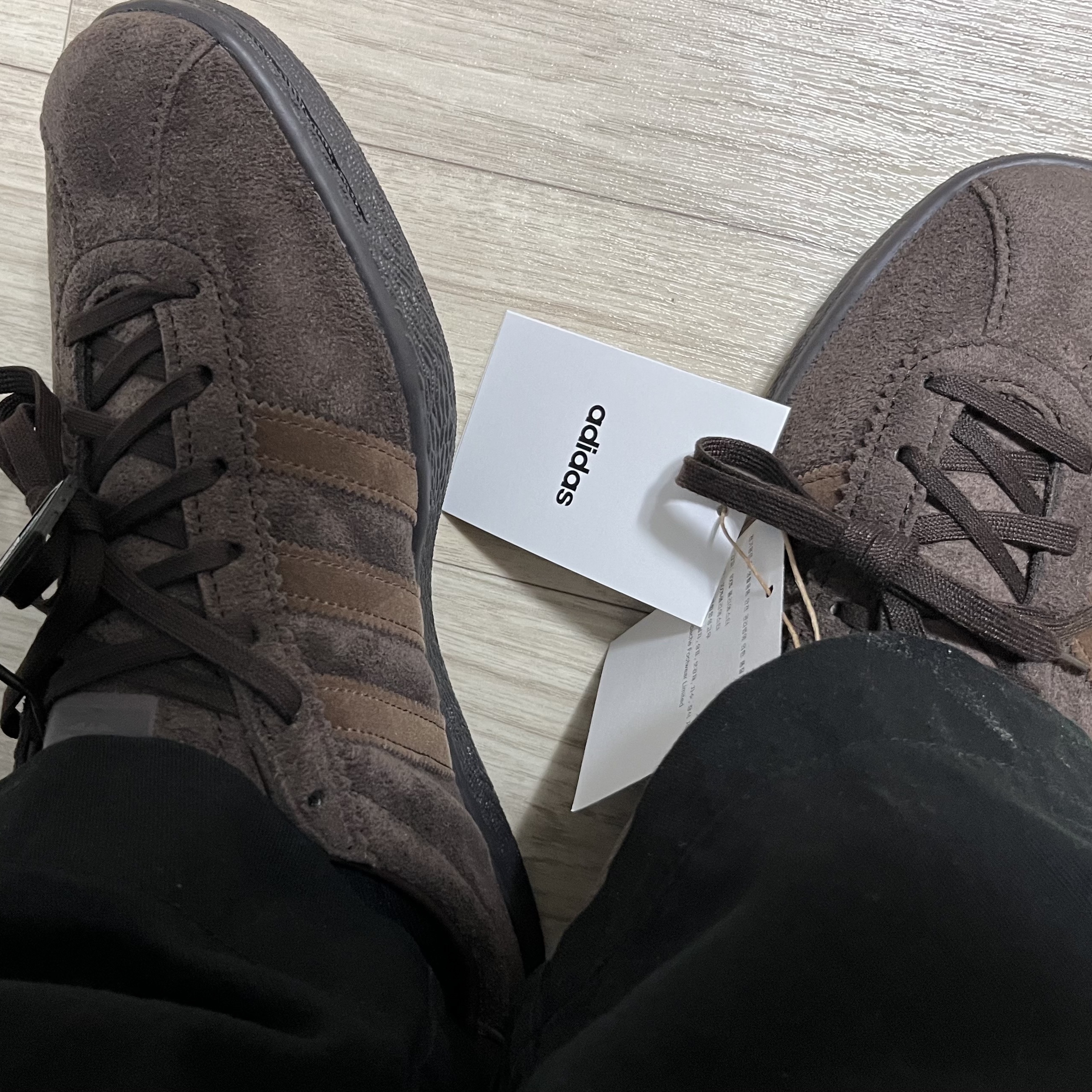 Adidas Tobacco Gruen Dark Brown 착용 스타일