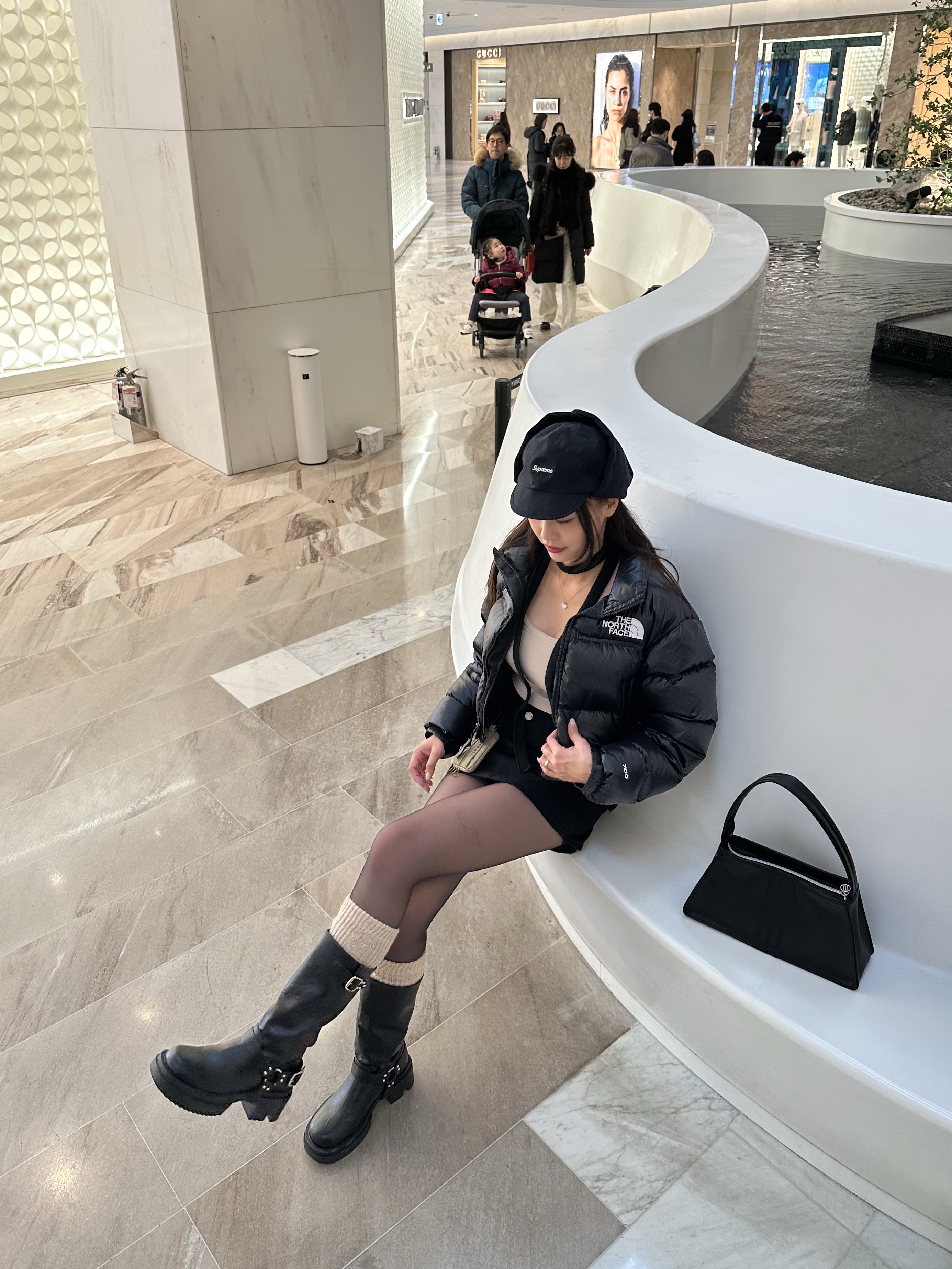 (W) The North Face Nuptse Short Jacket TNF Black, Supreme Gore-Tex Earflap Cap Black - 23FW 착용 스타일 - 5