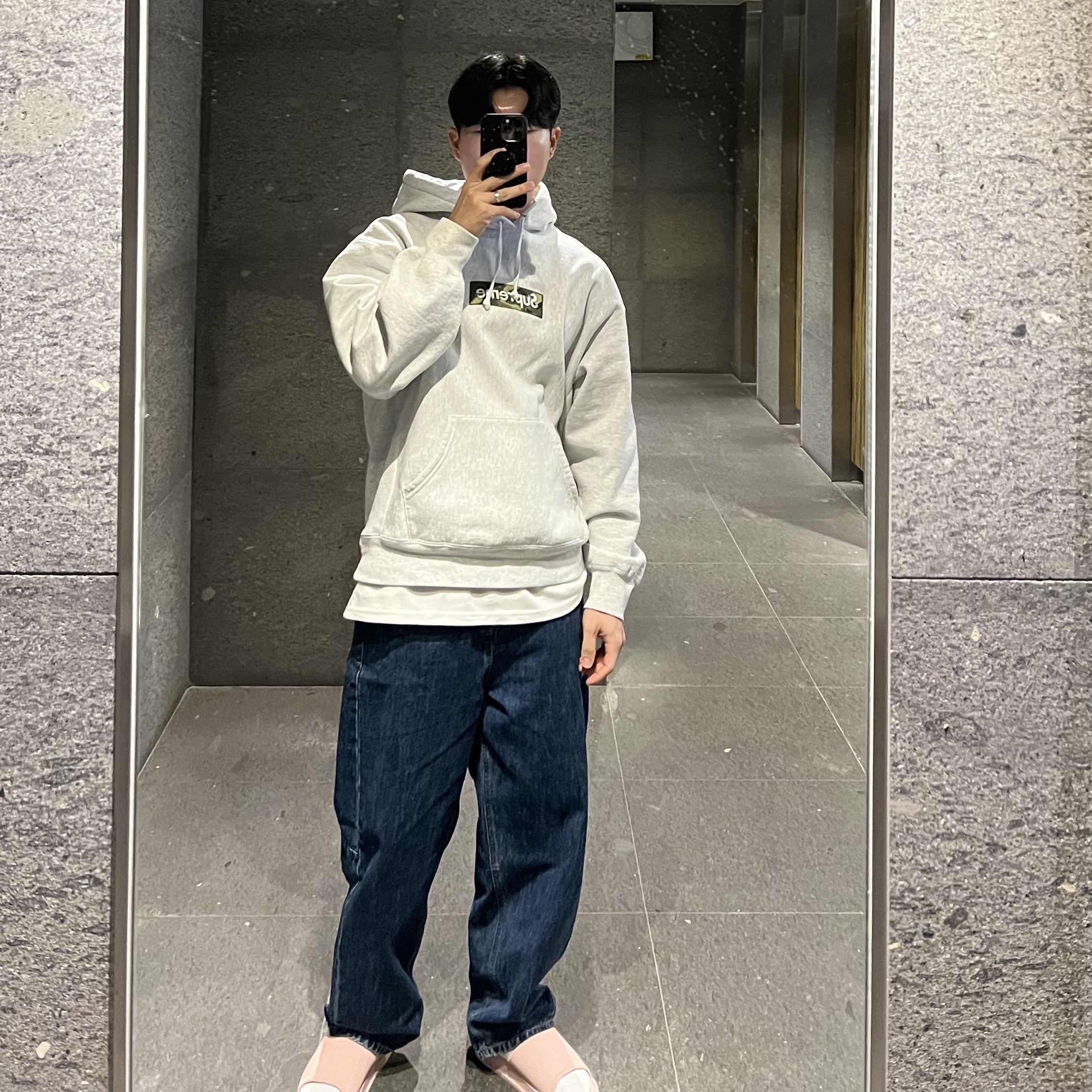 Supreme Box Logo Hooded Sweatshirt Ash Grey - 23FW, IAB Studio 10th Anniversary T-Shirts Pack White & Black (2 Pack) 착용 스타일