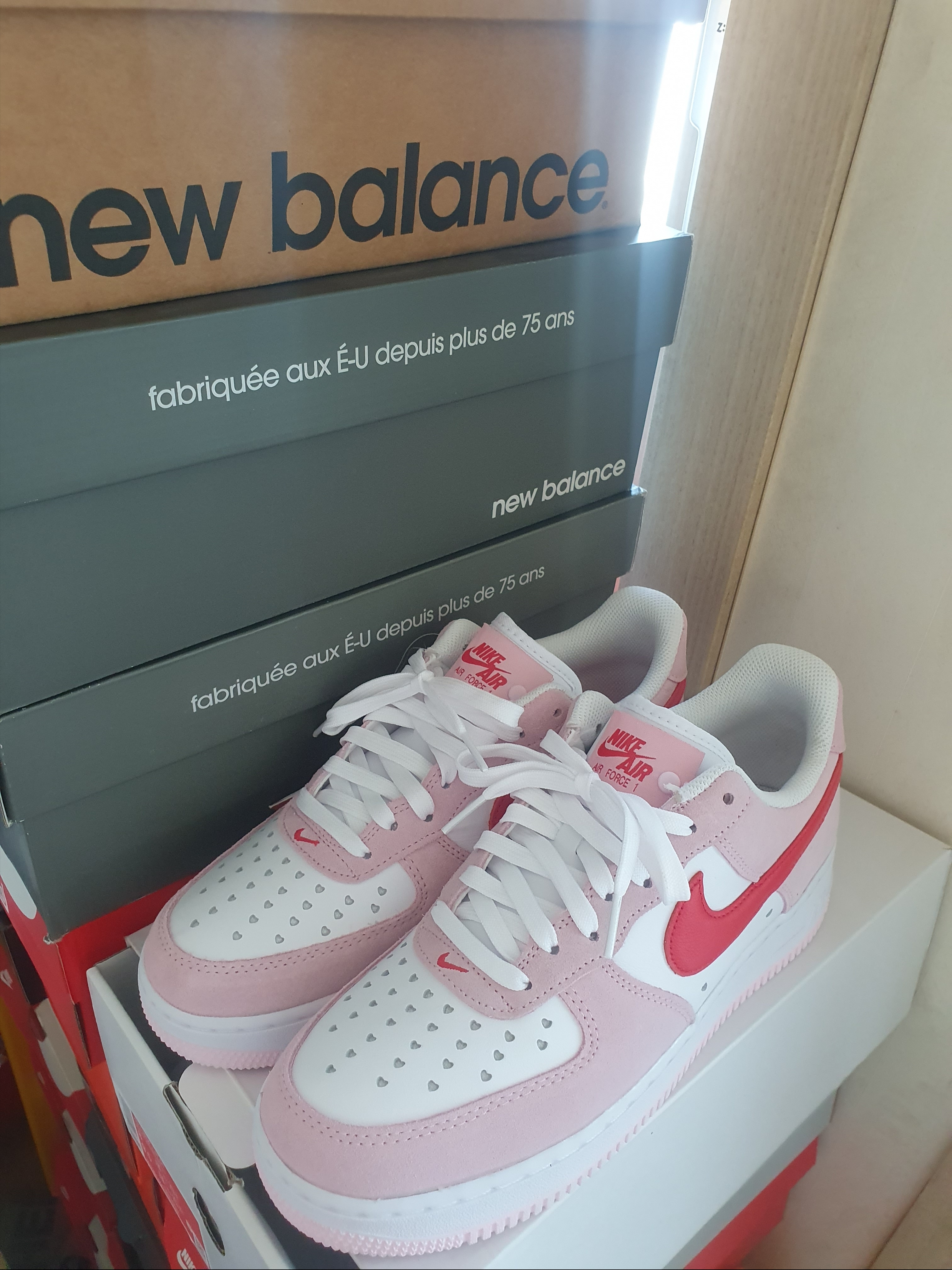 Nike Air Force 1 '07 QS Valentine's Day 착용 스타일 - 1