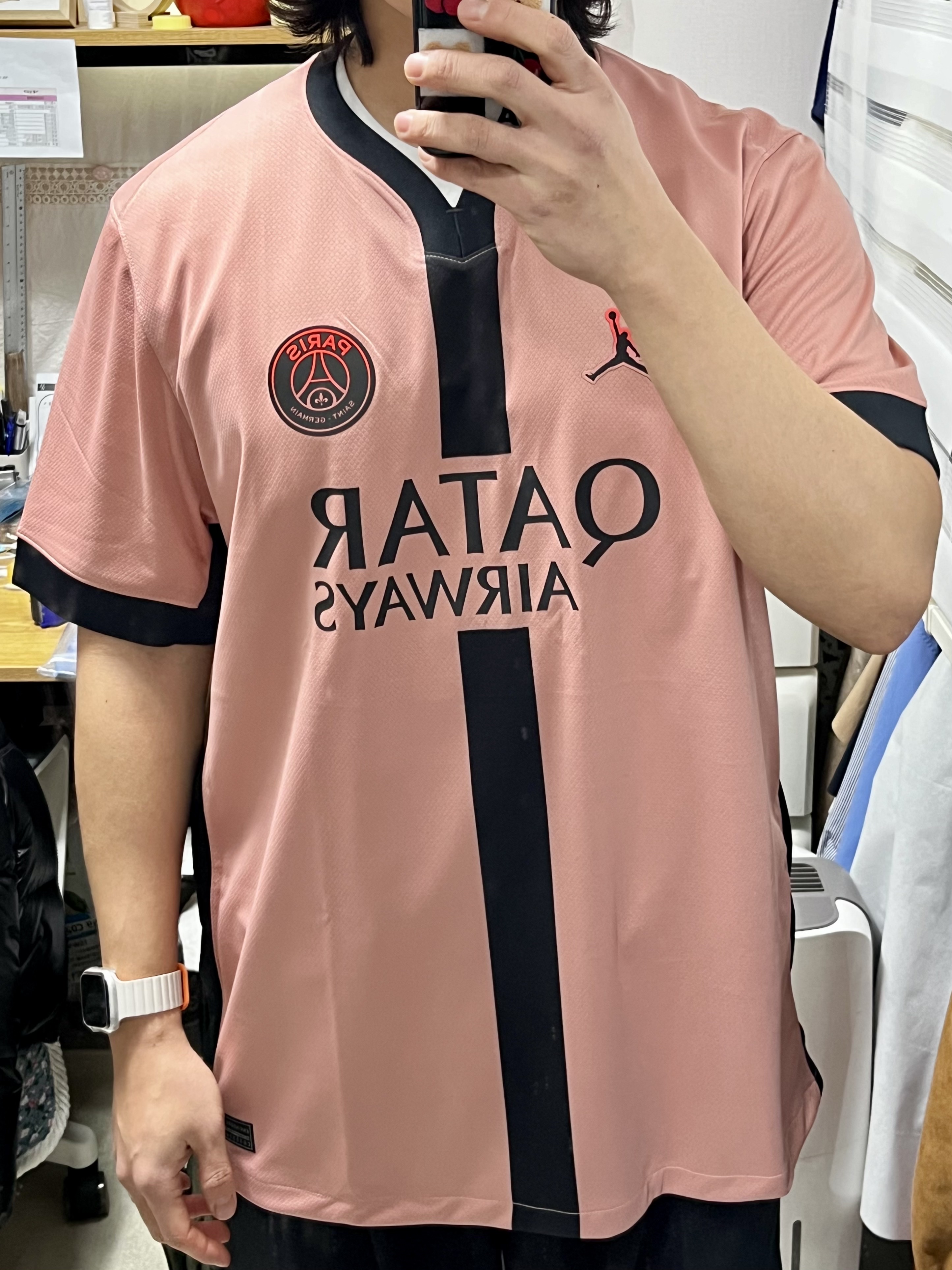 Jordan X Paris Saint-Germain 2024/25 Dri-Fit Stadium 3rd Replica Jersey Rust Pink (Non Marking Ver.) 착용 스타일 - 1