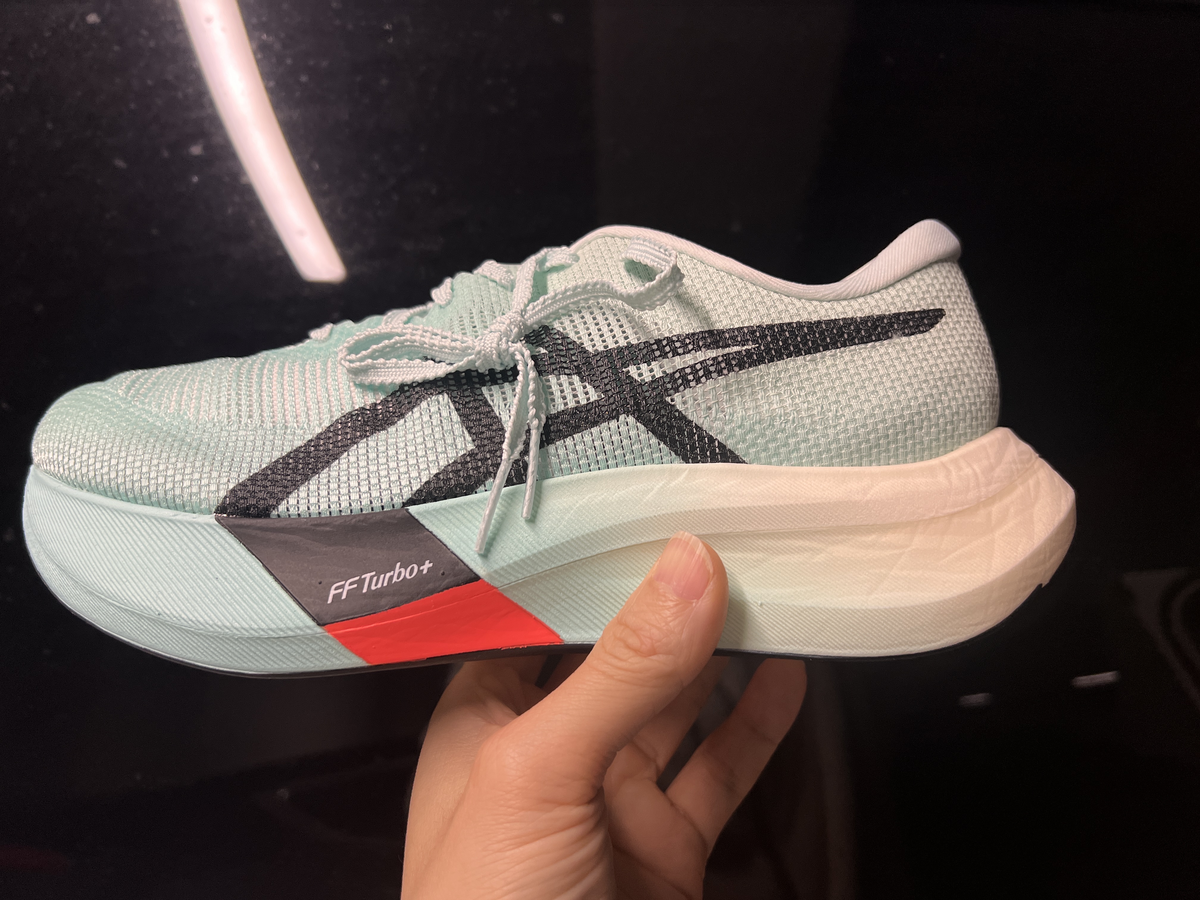 Asics Metaspeed Edge Paris Illuminate Mint Black 착용 스타일