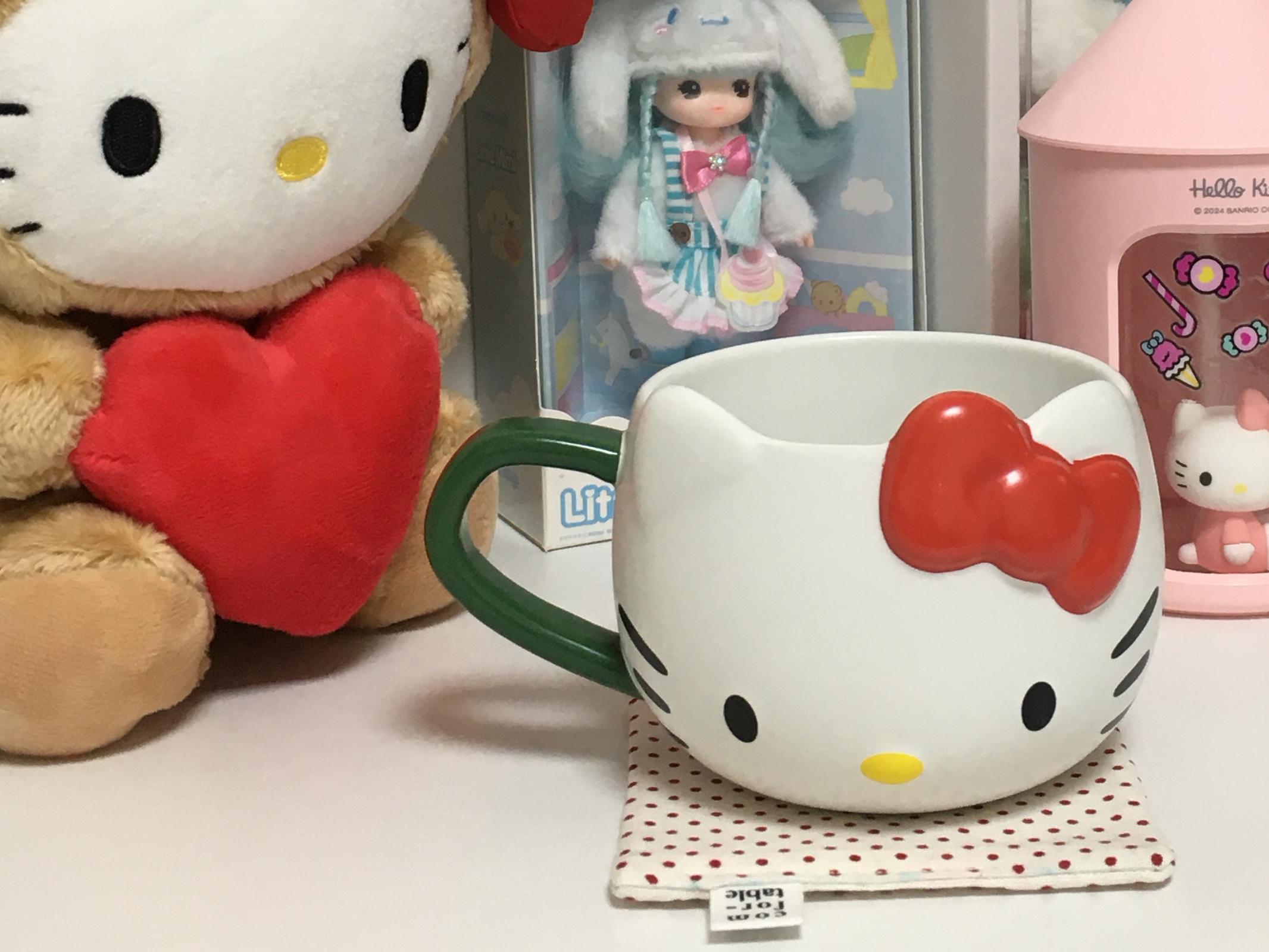 Starbucks x Hello Kitty Seramic Mug 355ml 착용 스타일 - 2