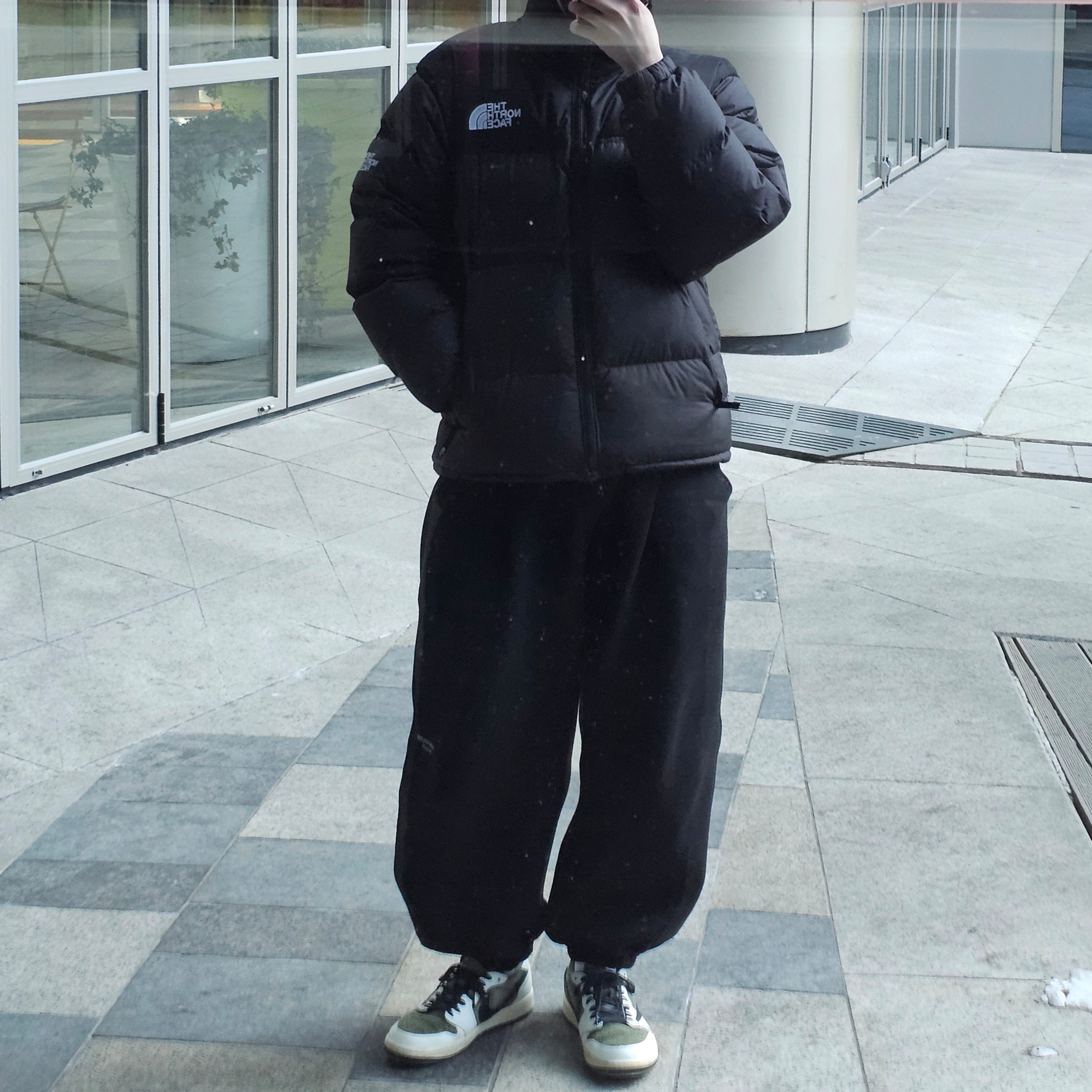 Undermycar Mu.03 Anti Fxxking Logo Play Oversized Sweat Jogger Black, Jordan 1 x Travis Scott Retro Low OG SP Reverse Olive 착용 스타일