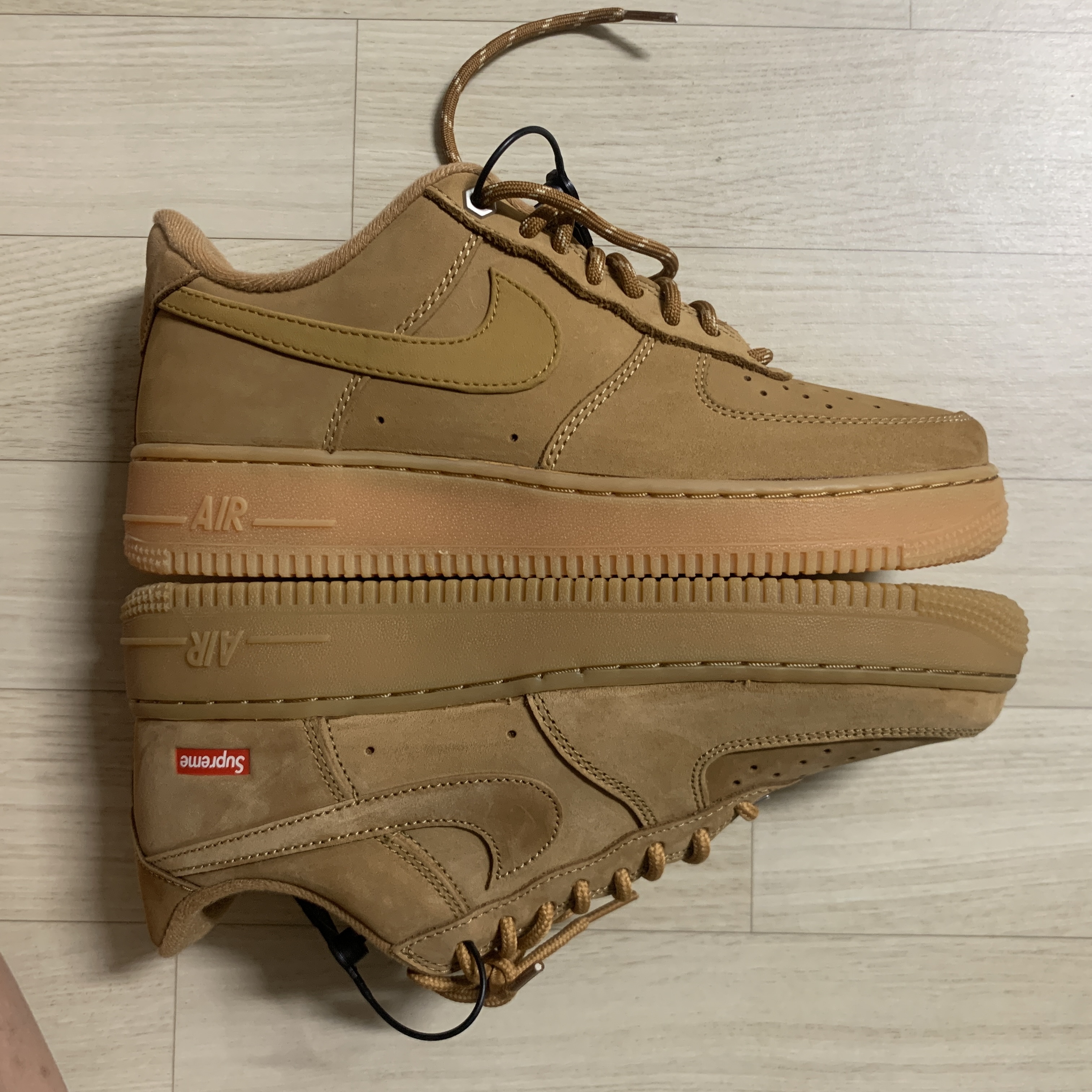 Nike x Supreme Air Force 1 Low Flax, Nike Air Force 1 '07 WB Flax 착용 스타일