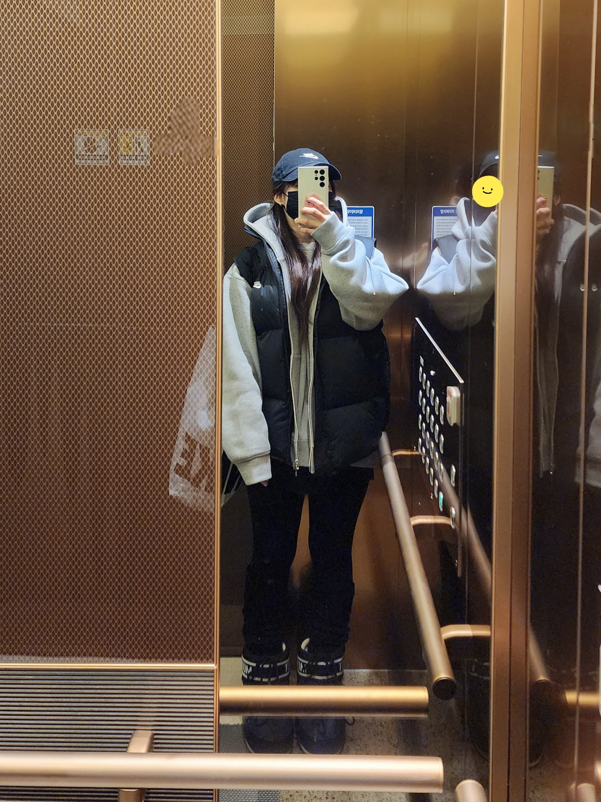 Nike NSW Club Primaloft Water-Repellent Puffer Vest Black - Asia, (W) Moon Boot Icon Low Nylon Boots Black 착용 스타일