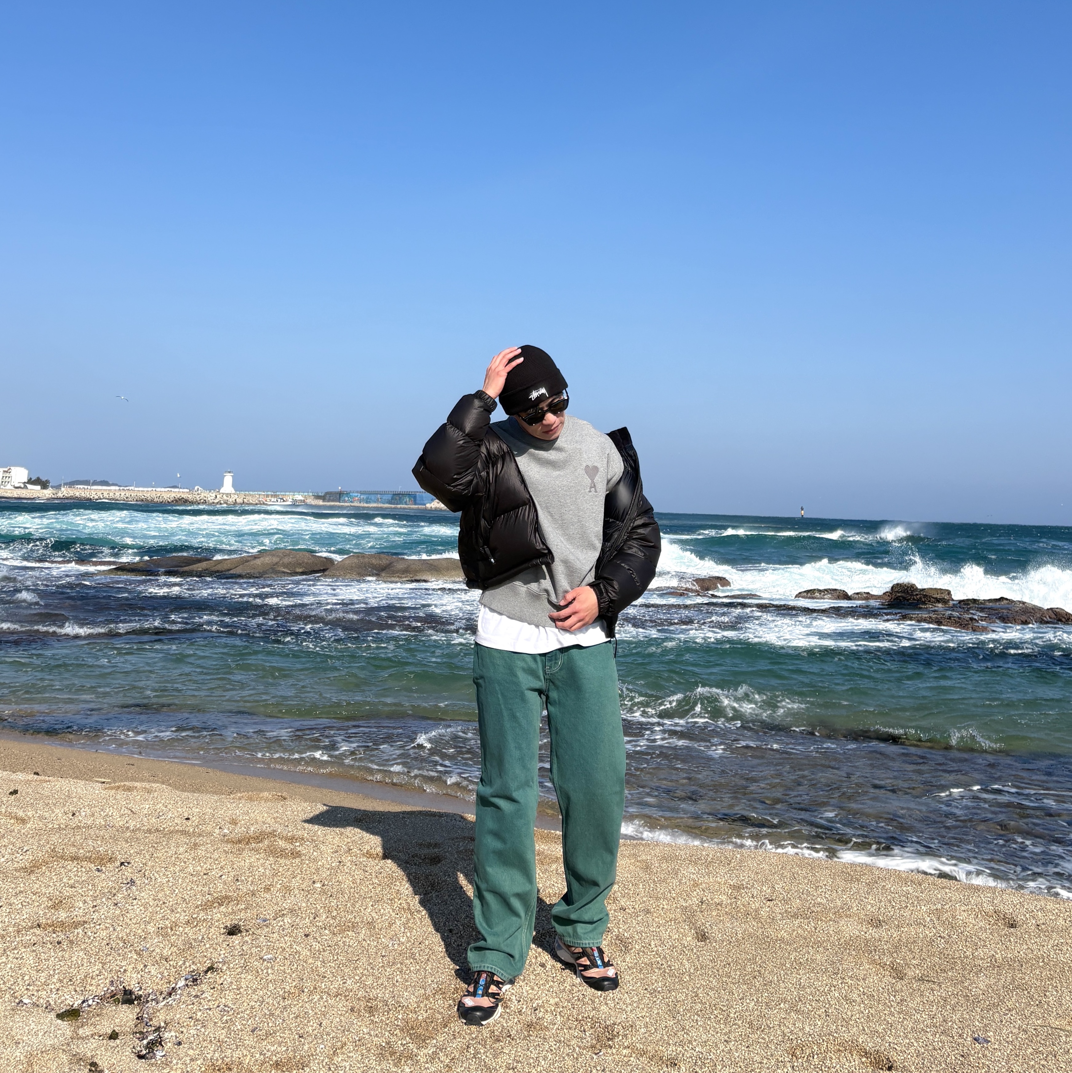 Stussy Stock Cuff Beanie Black, Salomon XT-4 Tobacco Brown 착용 스타일 - 4