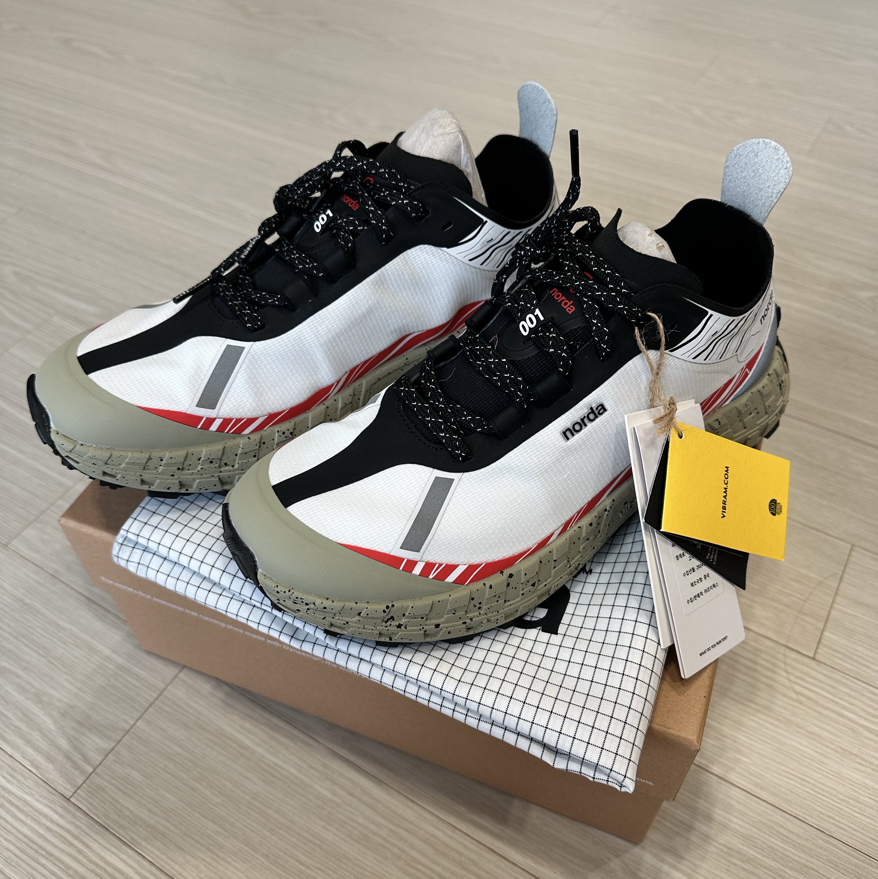 Norda x Ray Zahab 001 Magma 착용 스타일