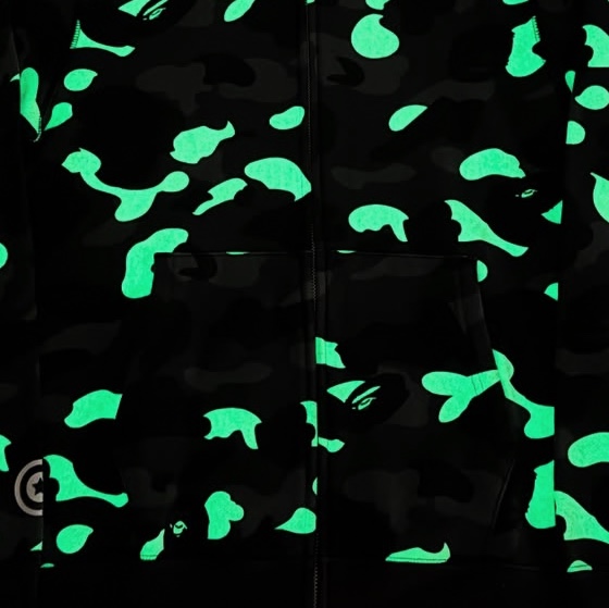 BAPE x Helinox 15th Anniversary Shark Full Zip Hoodie Black 착용 스타일
