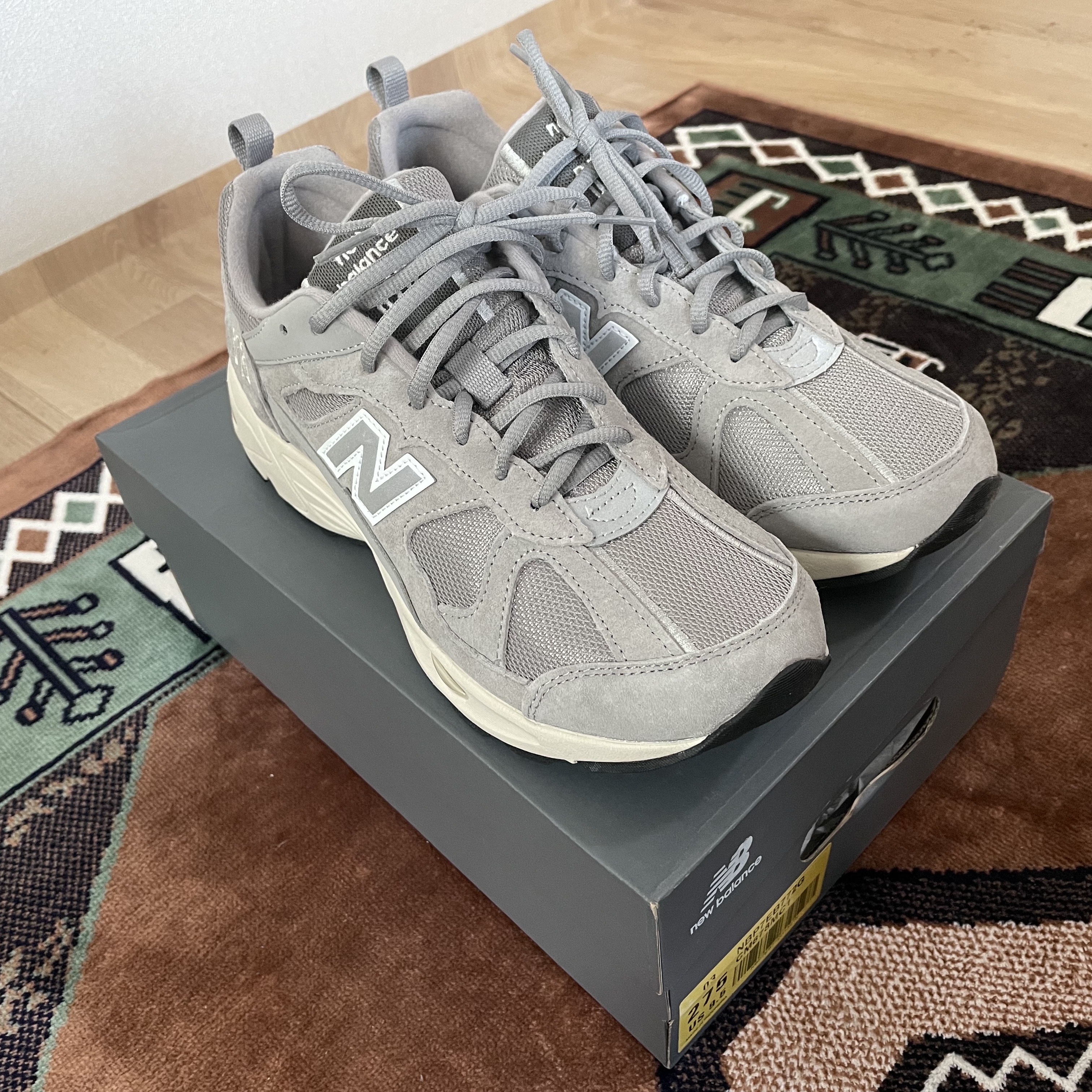 New Balance 878 Gray 착용 스타일