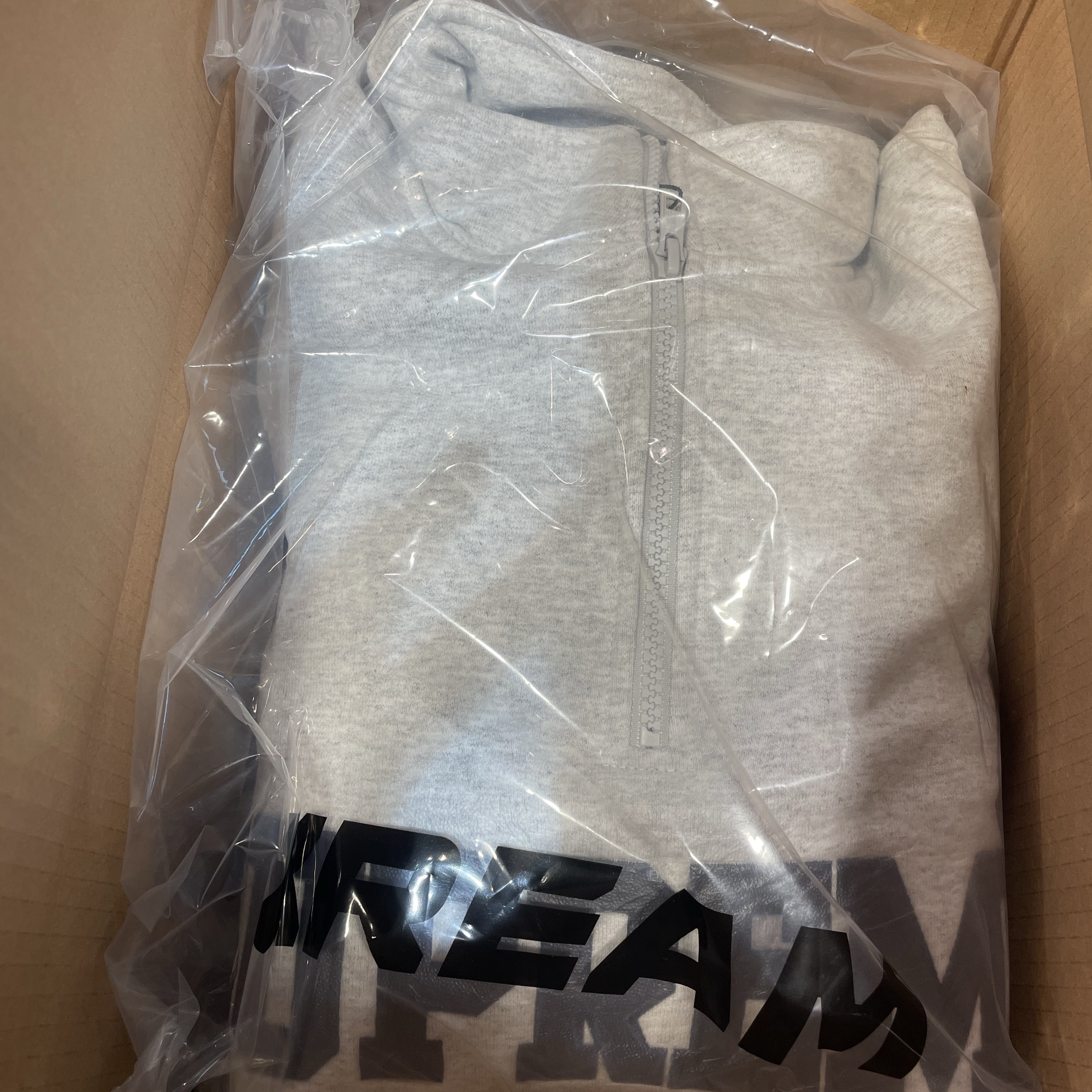 Supreme Collegiate Half Zip Pullover Ash Grey - 24FW 착용 스타일