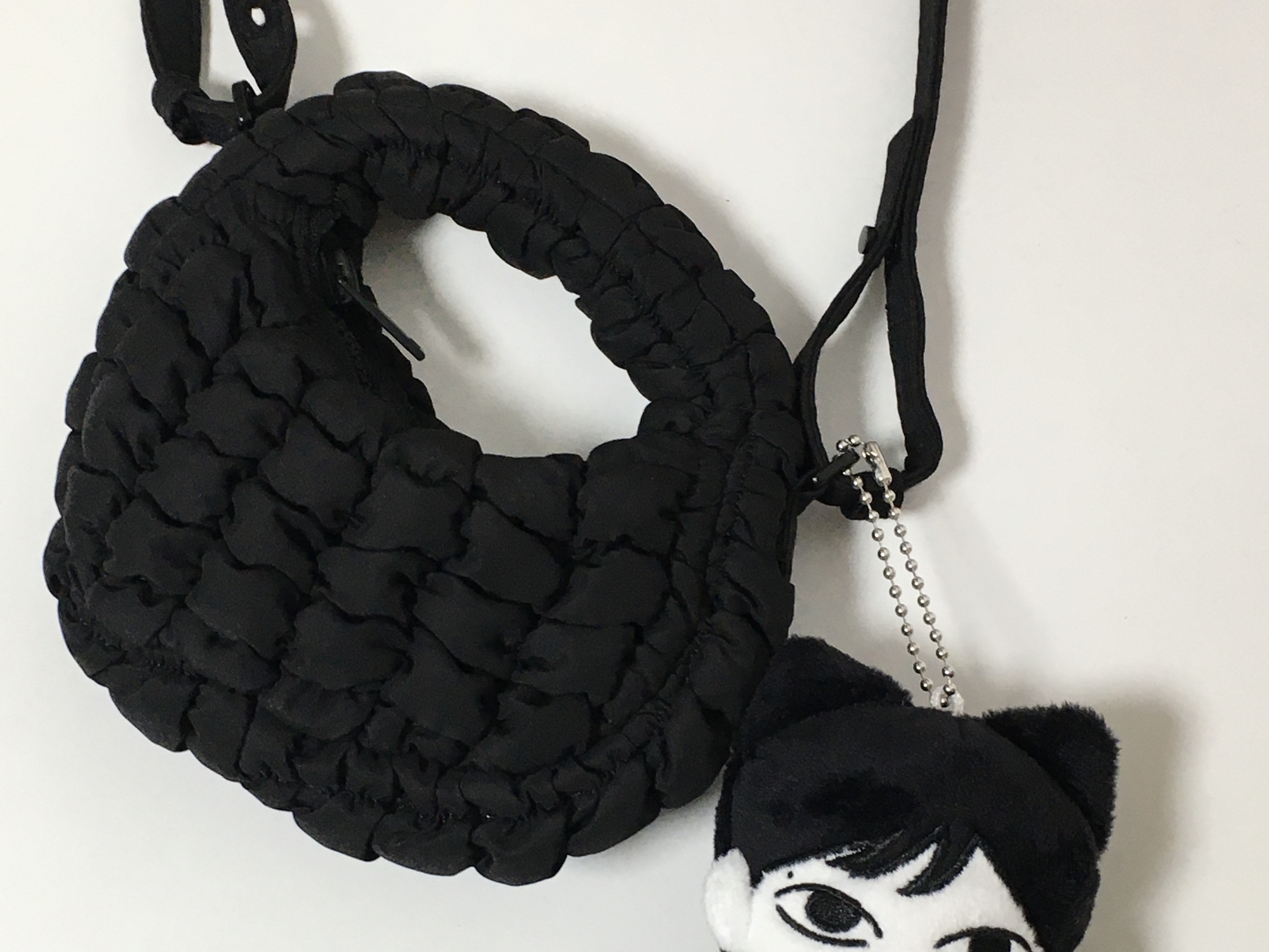 COS Quilted Nano Crossbody Bag Black 착용 스타일
