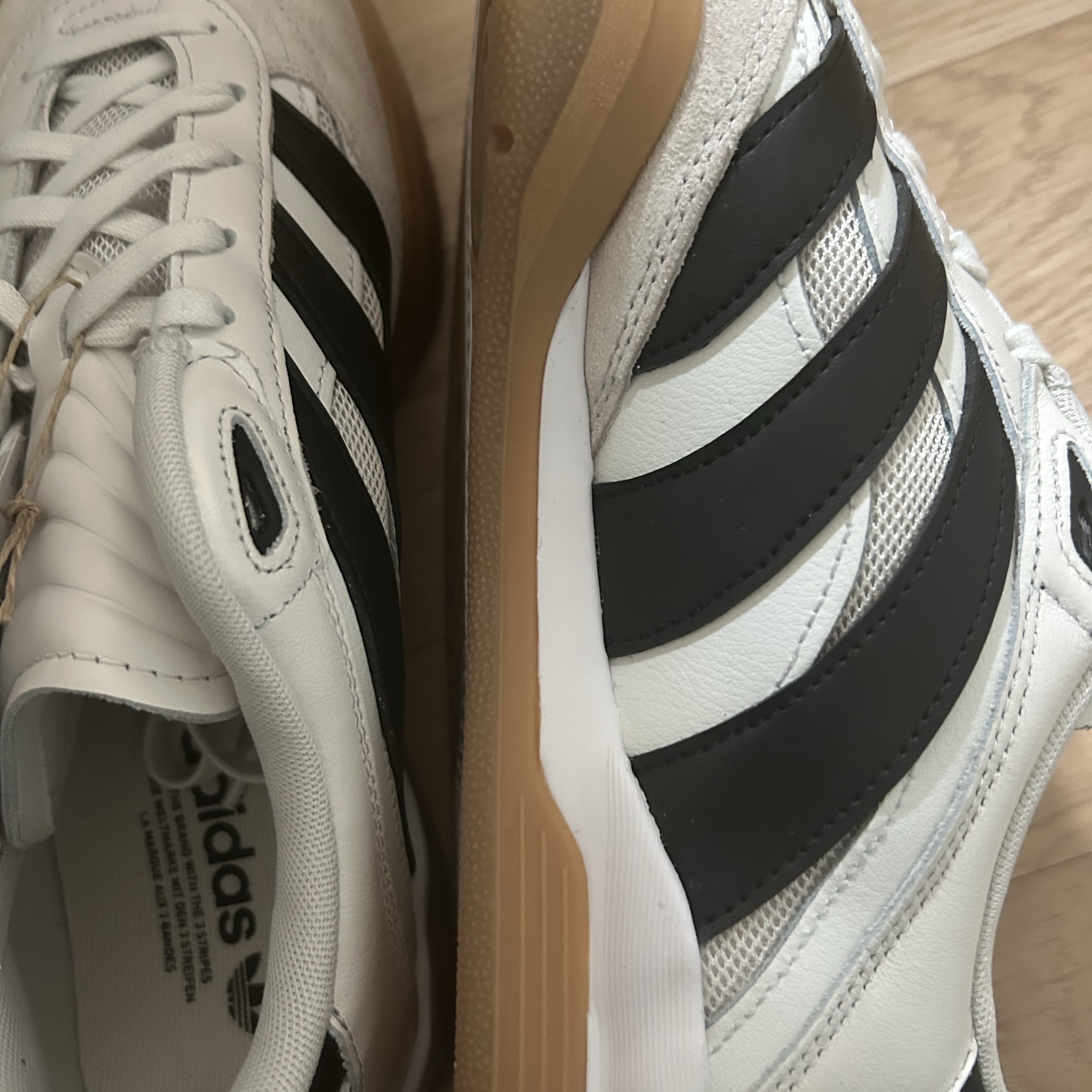 Adidas Predator Mundial Crystal White Core Black 착용 스타일