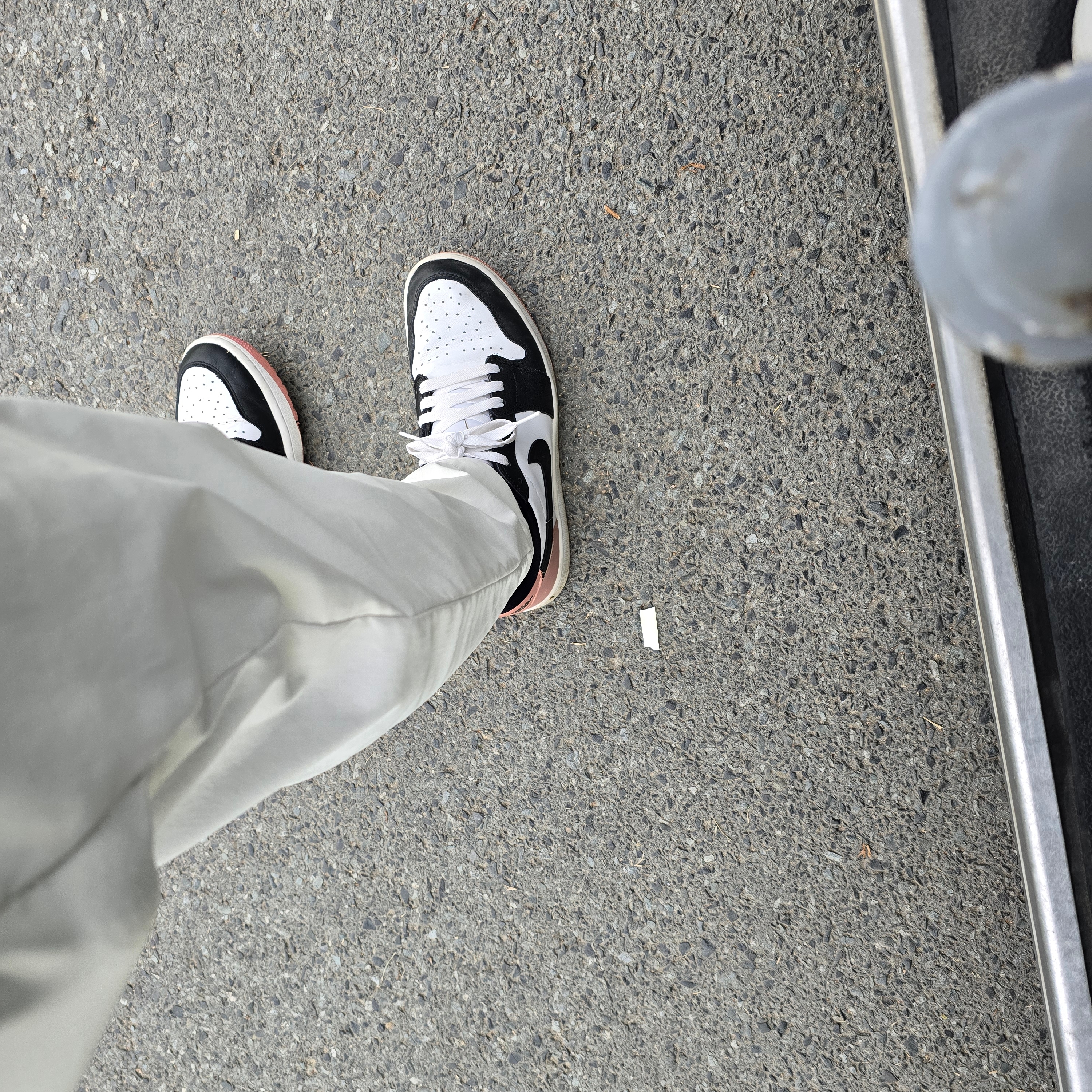 Jordan 1 Low Golf Rust Pink 착용 스타일