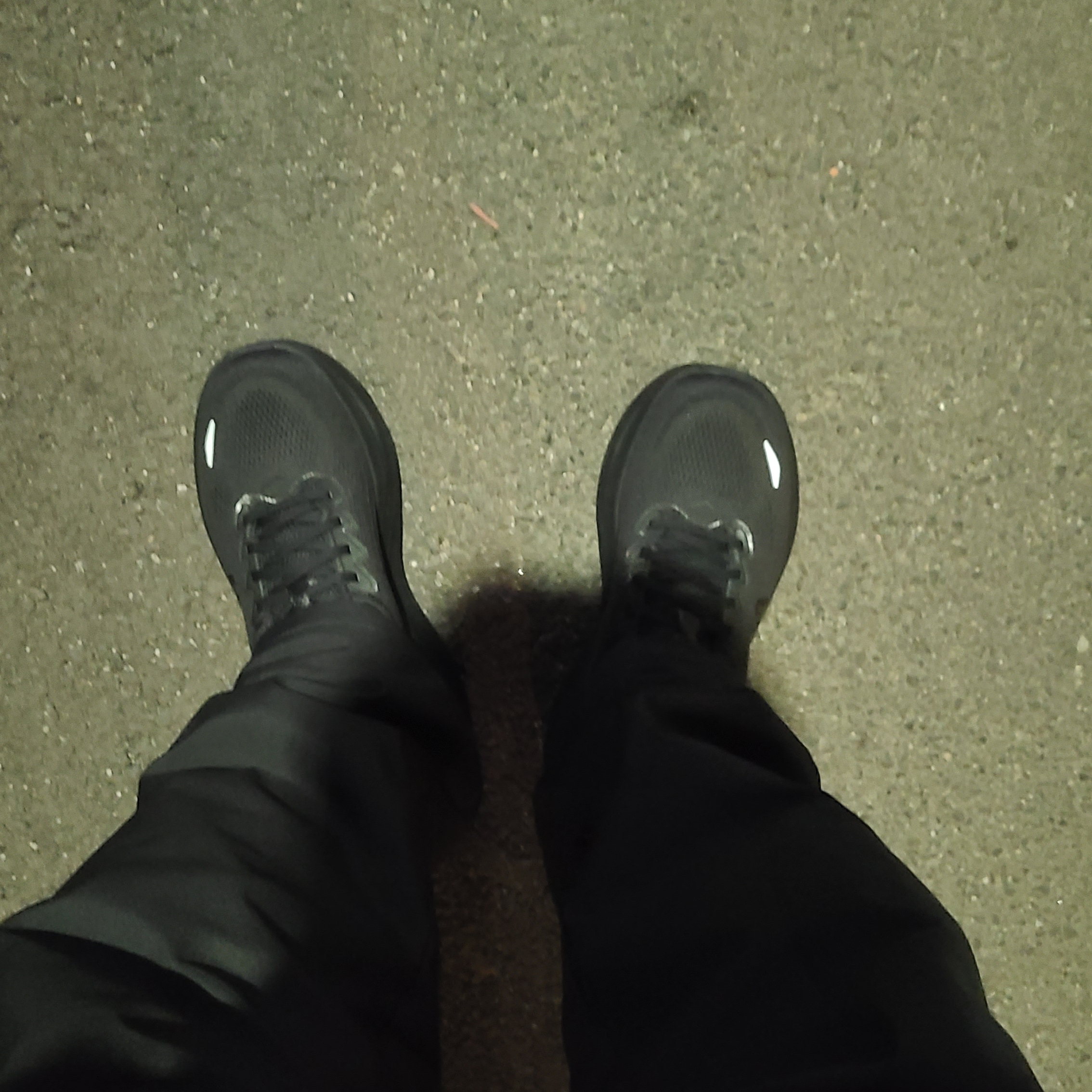 Hoka Bondi 9 Black - Wide 착용 스타일
