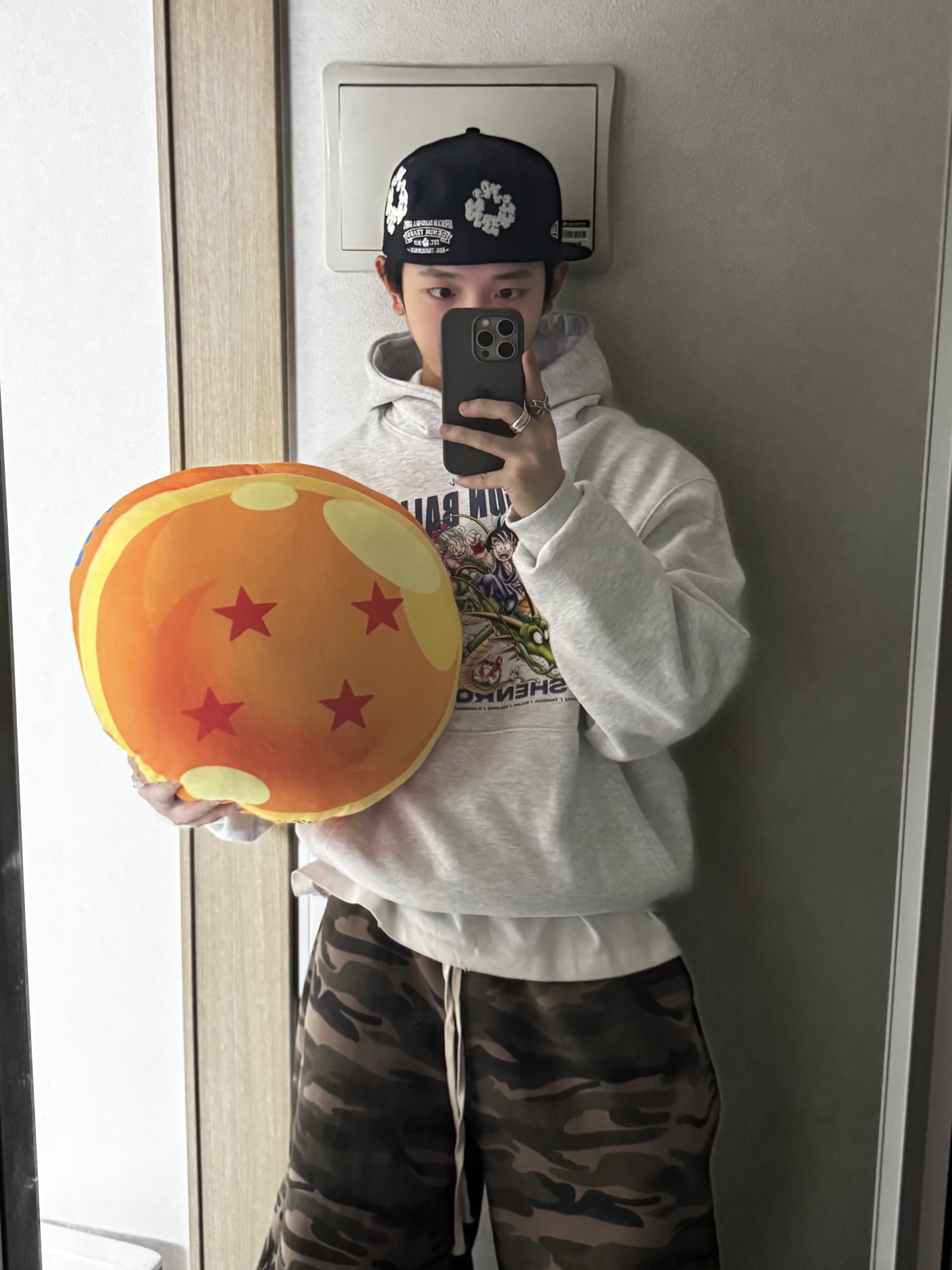 DB Graphic Cushion Ball, DB Graphic Hoodie Dragon Melange 착용 스타일