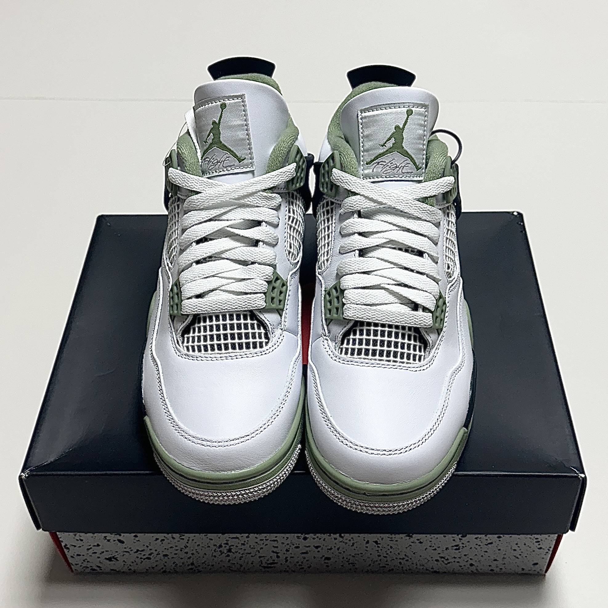 (W) Jordan 4 Retro Oil Green 착용 스타일 - 2