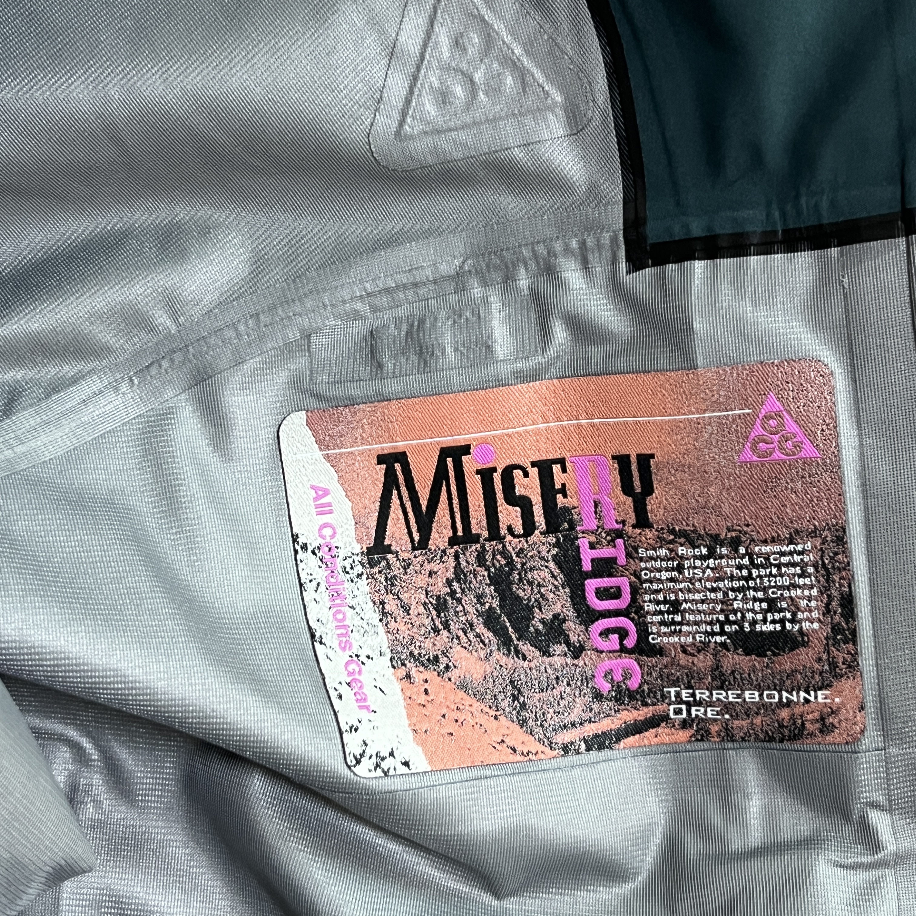 Nike ACG Storm-Fit ADV Gore-Tex Misery Ridge Jacket Deep Jungle - Asia 착용 스타일 - 2