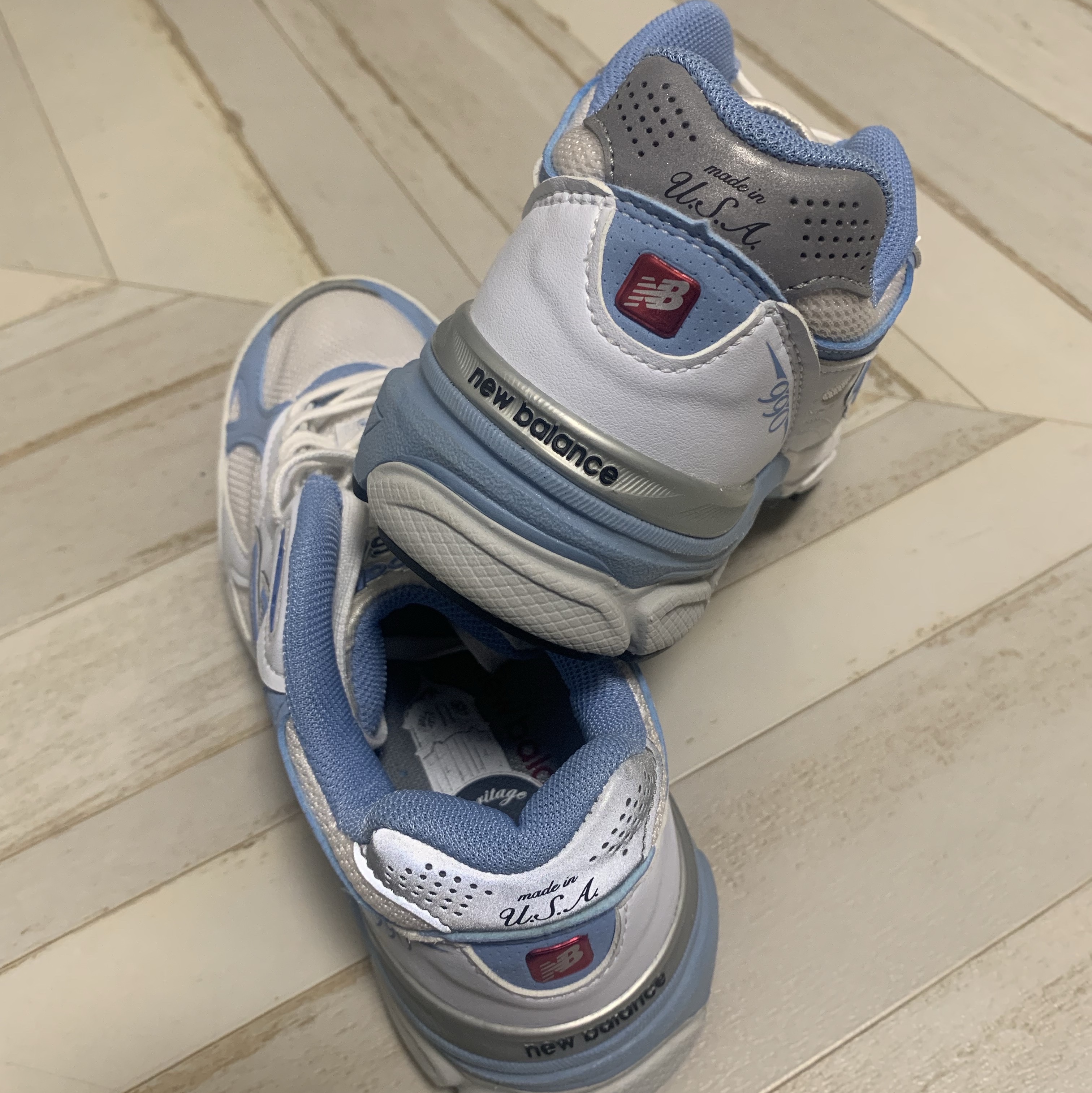(W) New Balance 990v3 Made in USA White Blue - B Standard 착용 스타일 - 2